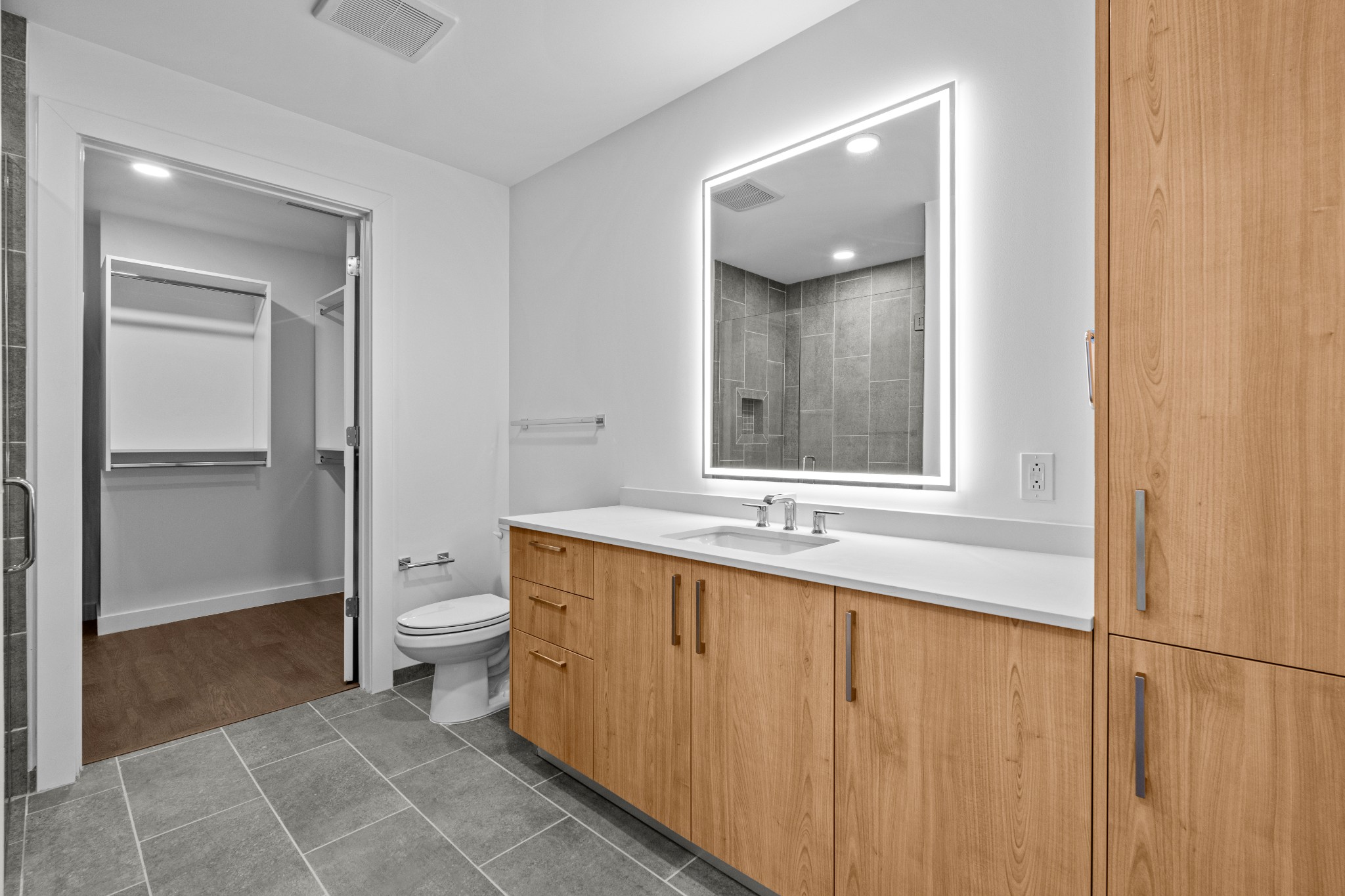 1212 Demonbreun St #2003 Nashville, TN 37203