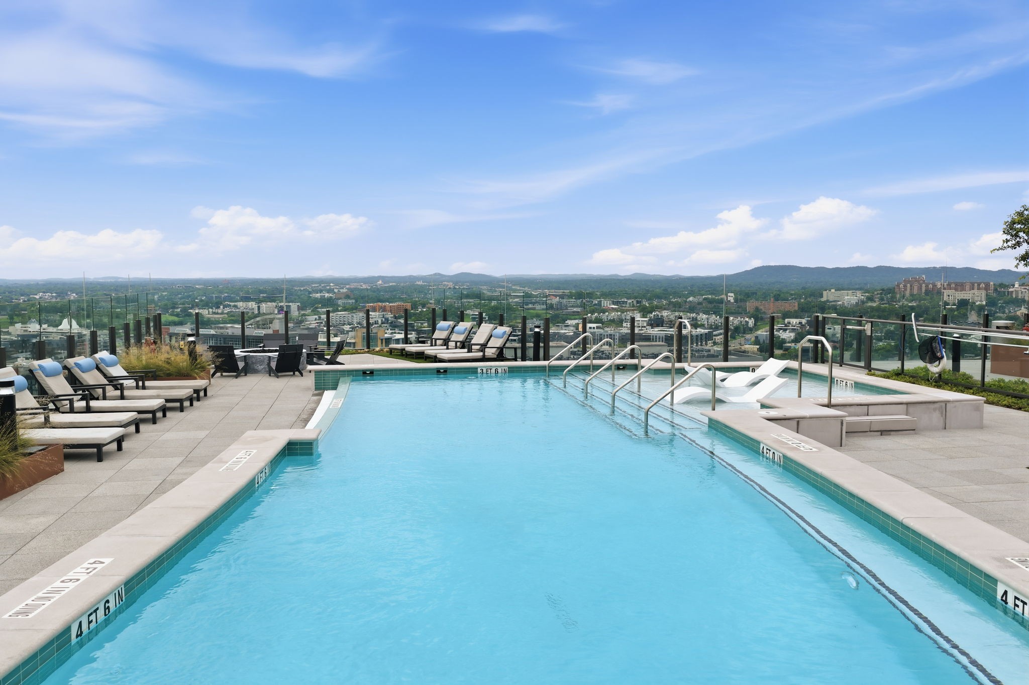 1212 Demonbreun St #1506 Nashville, TN 37203
