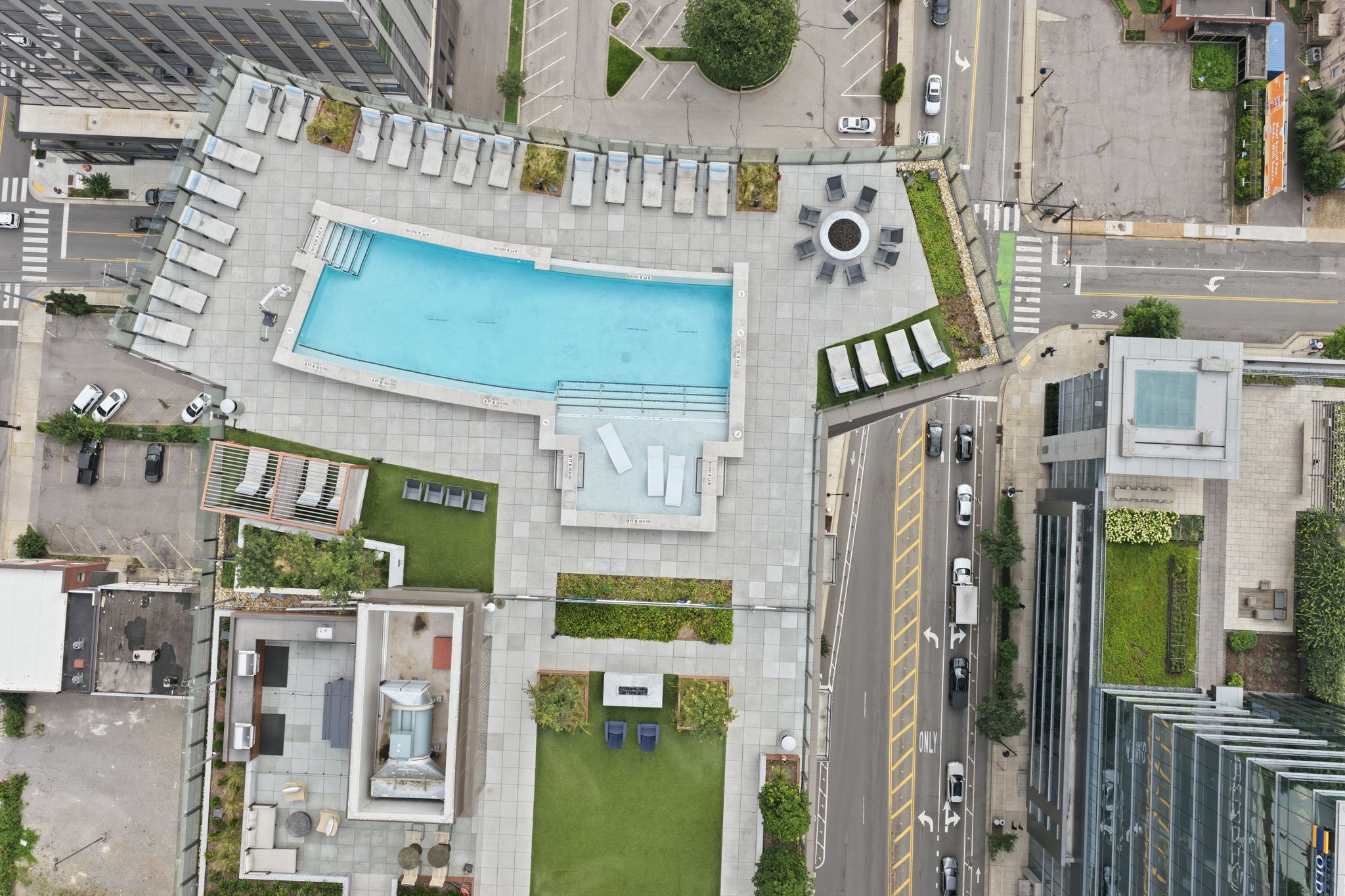 1212 Demonbreun St #1506 Nashville, TN 37203