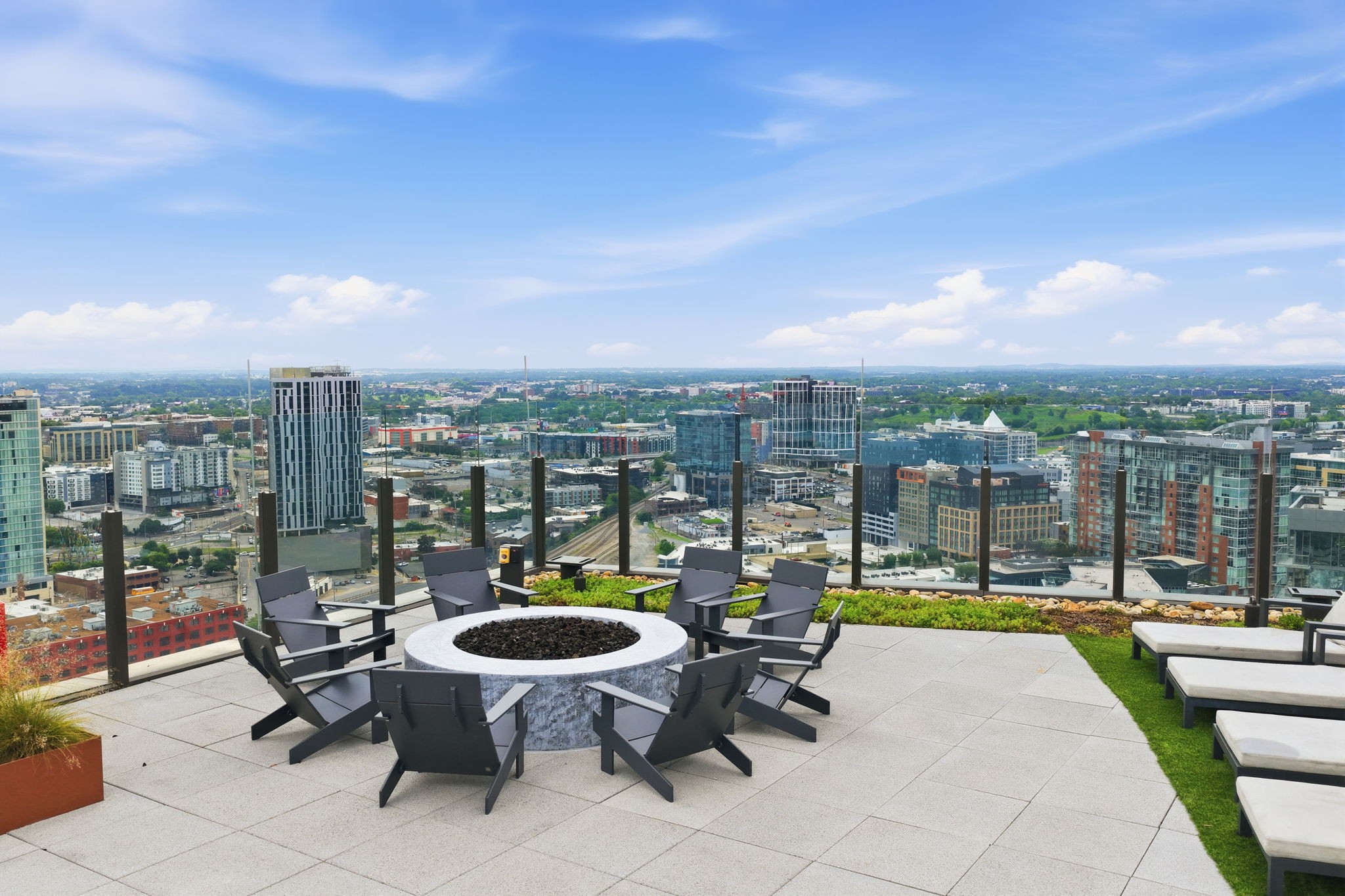 1212 Demonbreun St #1506 Nashville, TN 37203