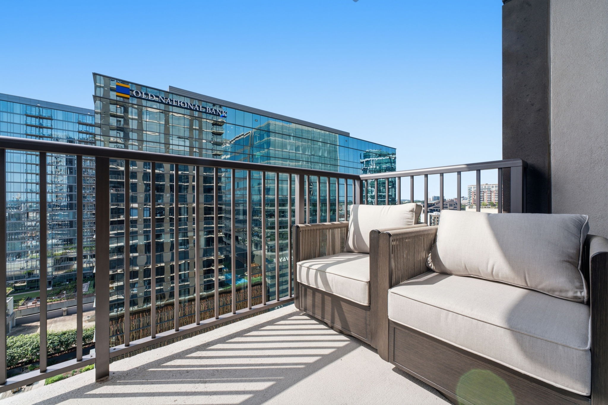 1212 Demonbreun St #1506 Nashville, TN 37203
