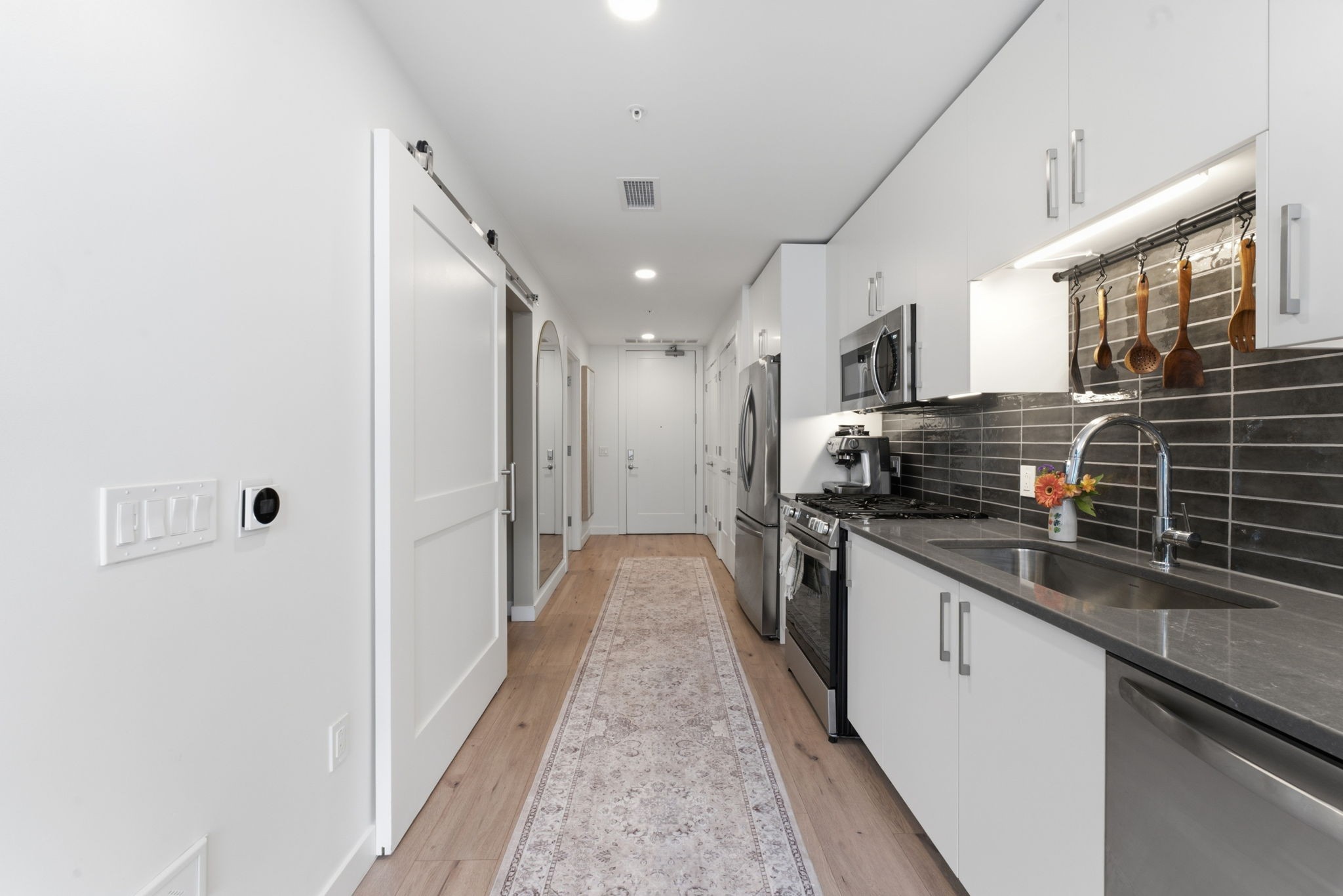 1212 Demonbreun St #1506 Nashville, TN 37203