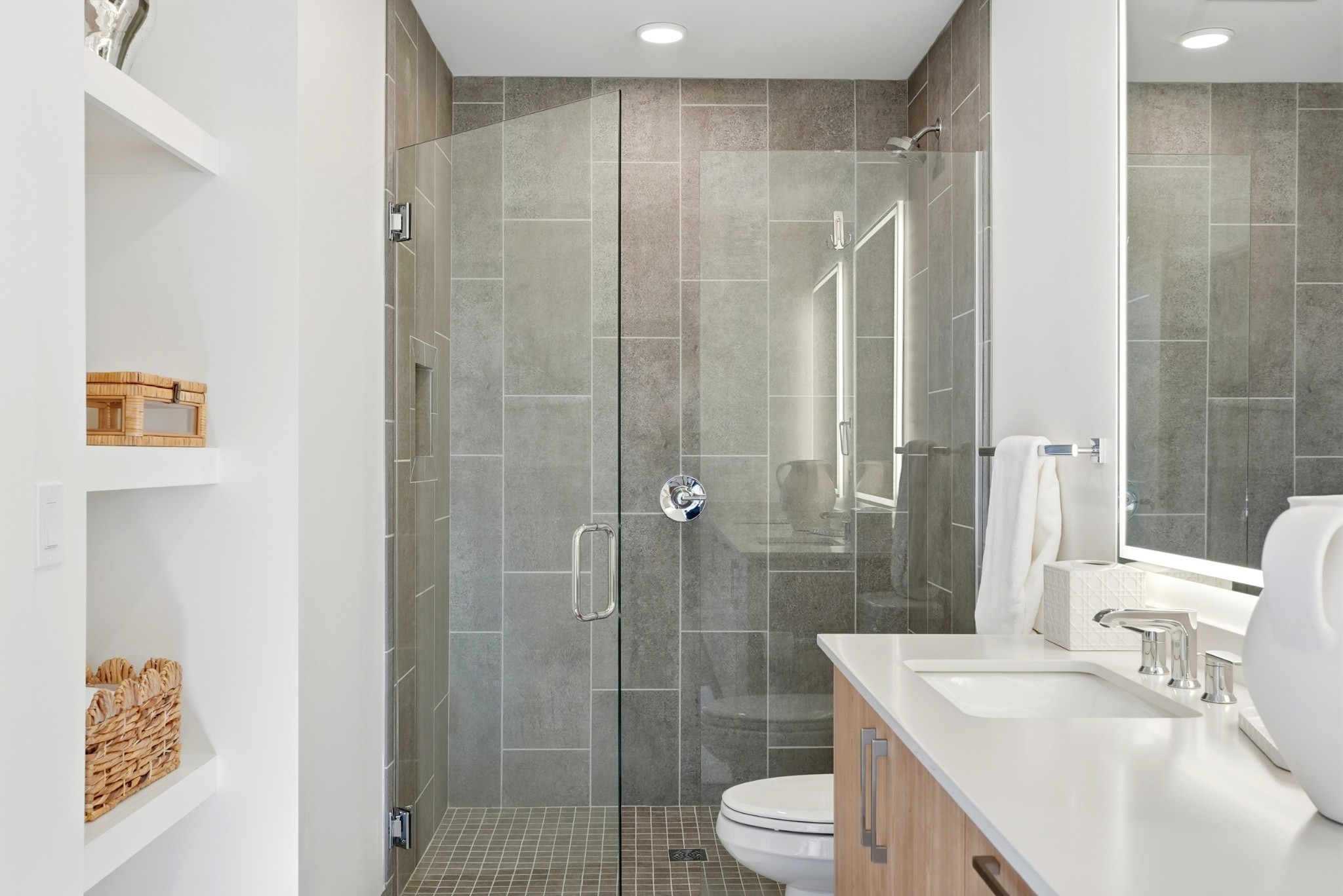 1212 Demonbreun St #1402 Nashville, TN 37203