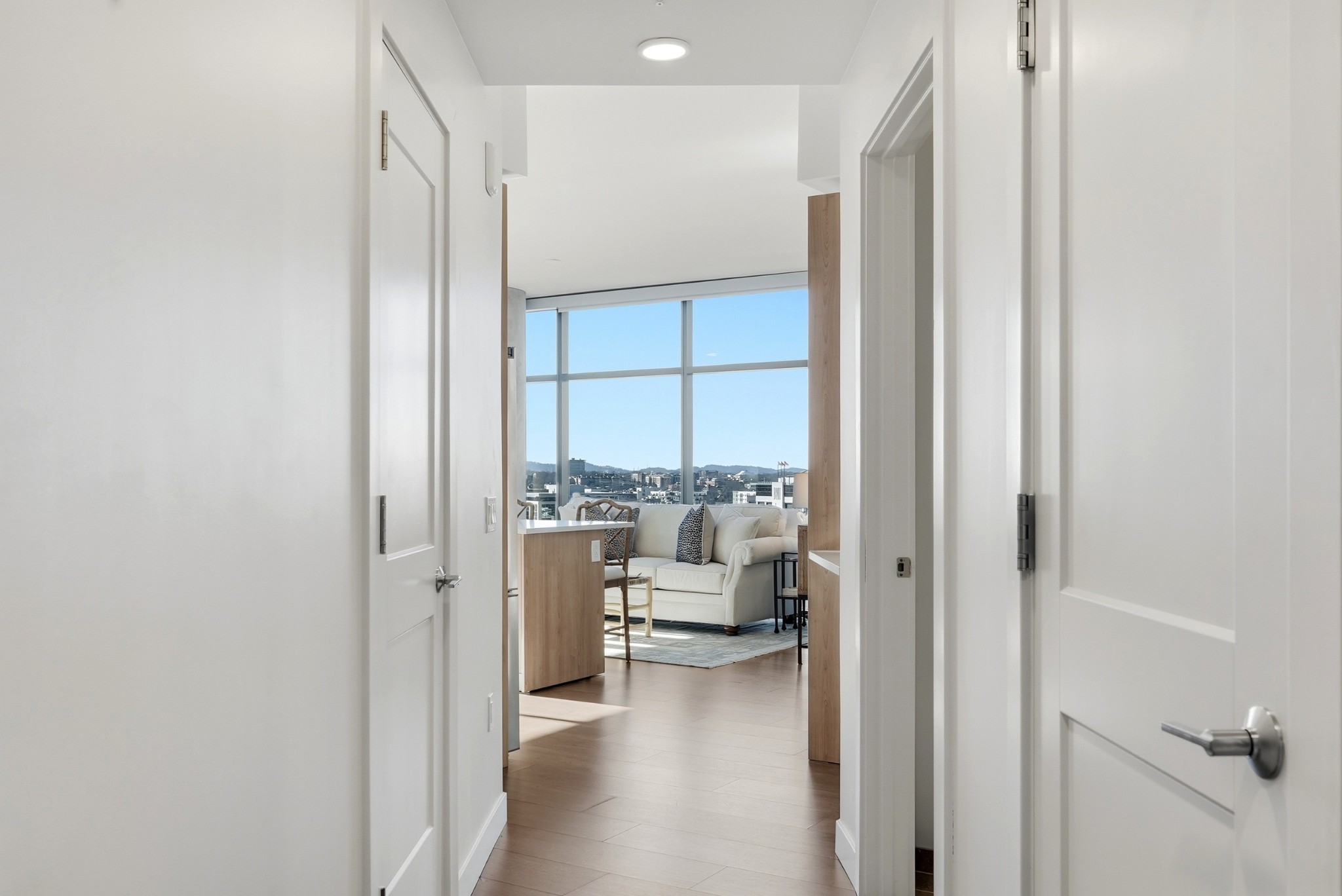 1212 Demonbreun St #1402 Nashville, TN 37203