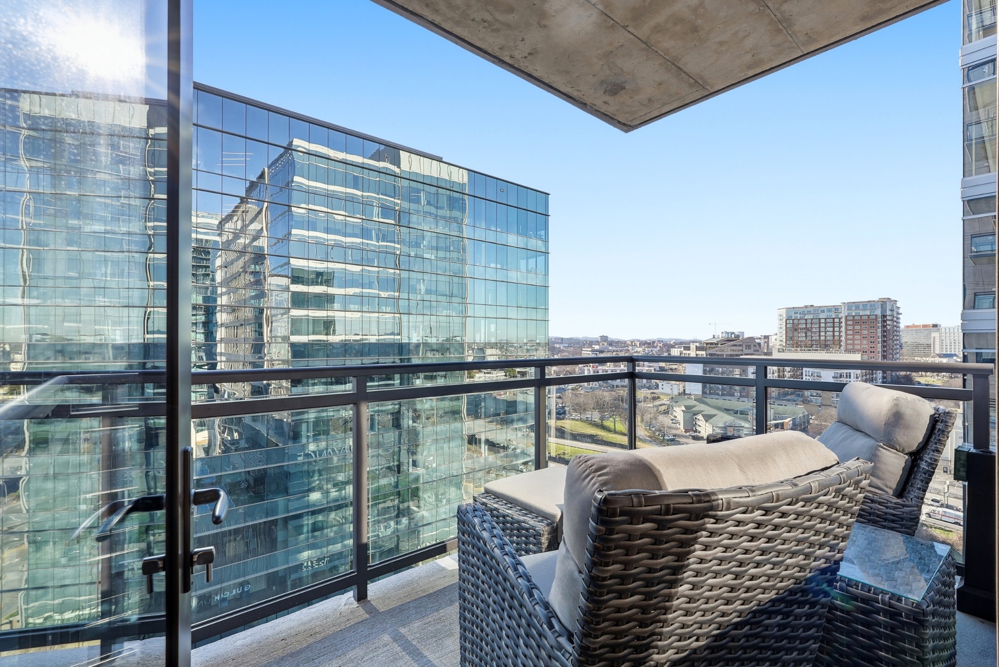 1212 Demonbreun St #1402 Nashville, TN 37203