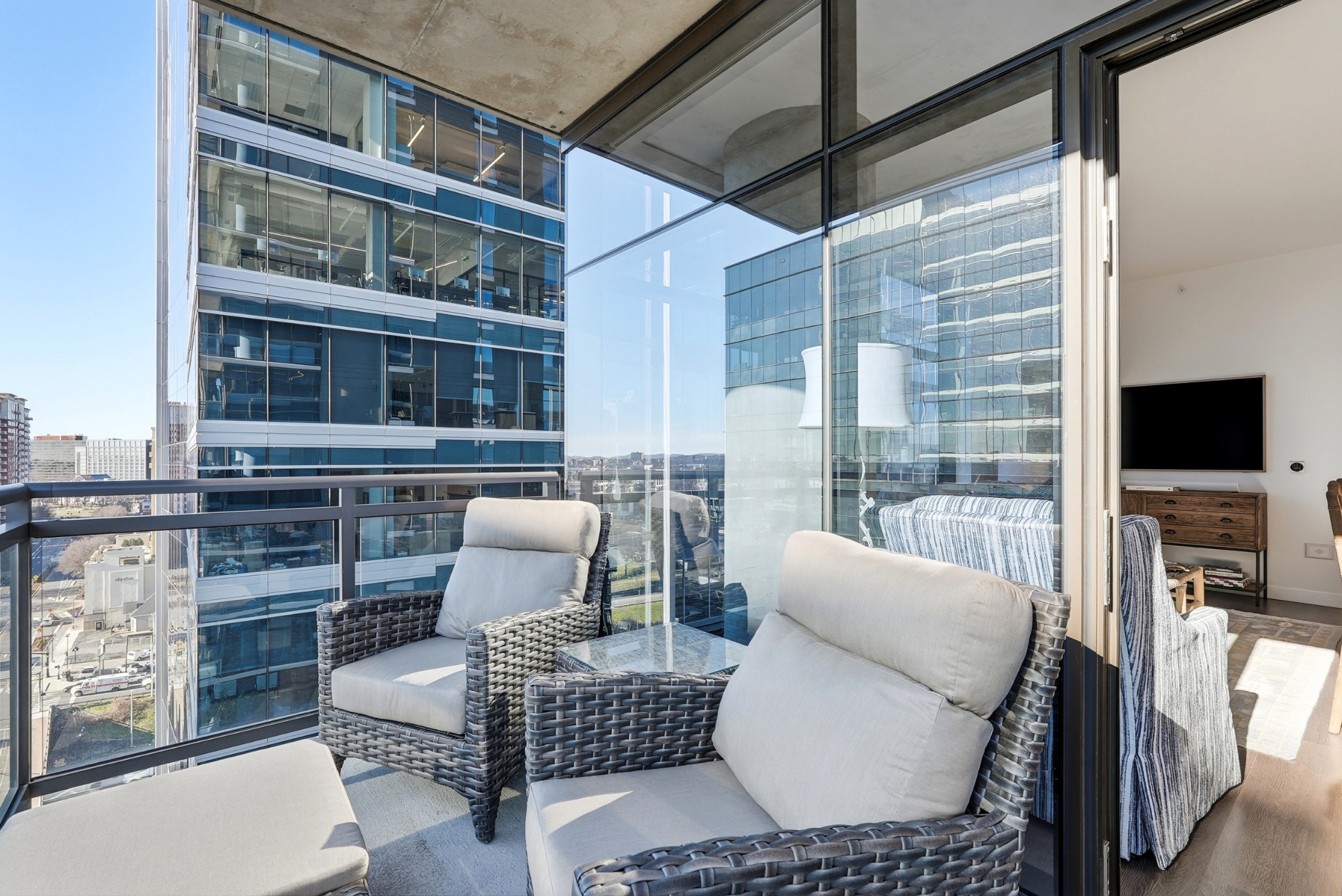 1212 Demonbreun St #1402 Nashville, TN 37203