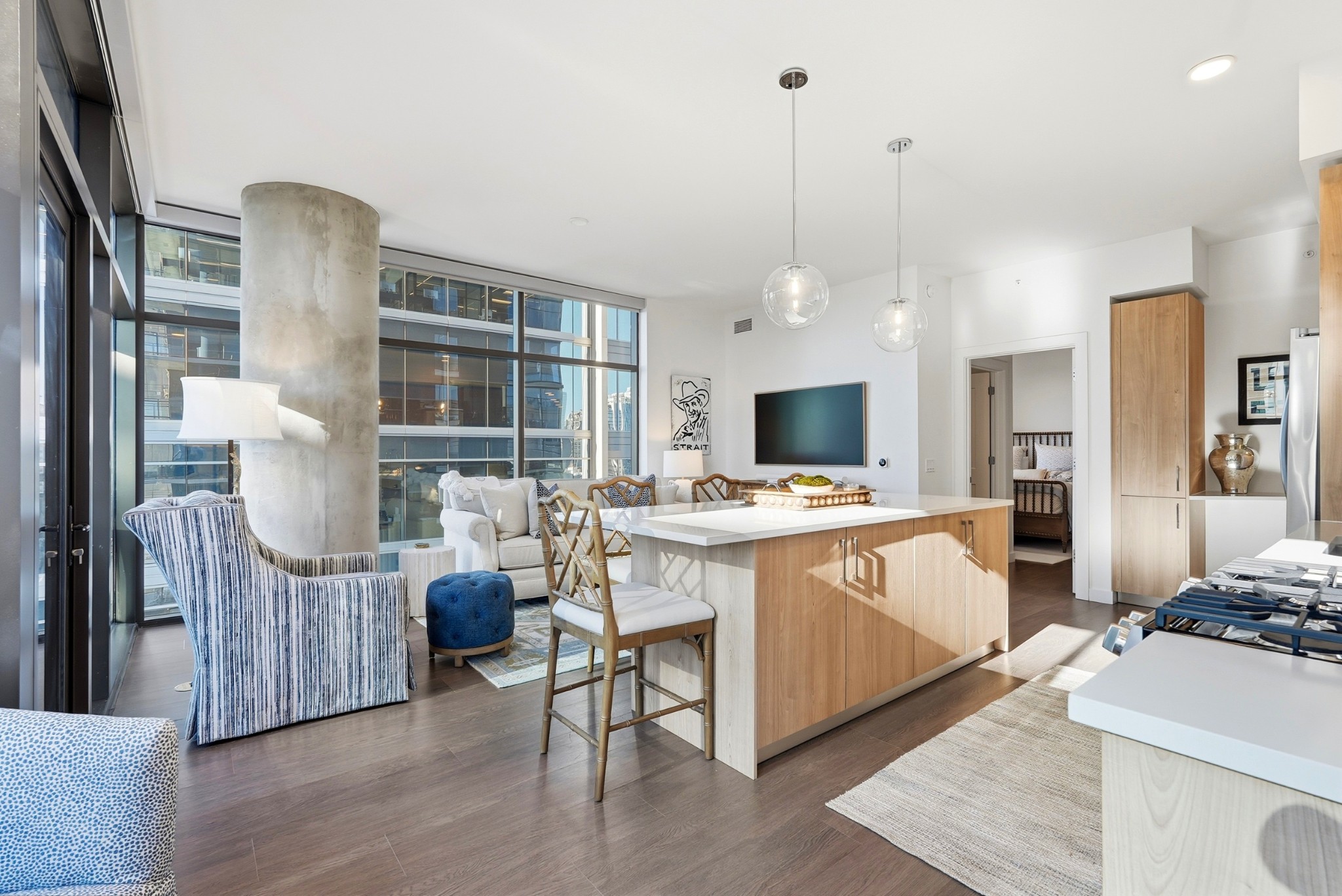 1212 Demonbreun St #1402 Nashville, TN 37203