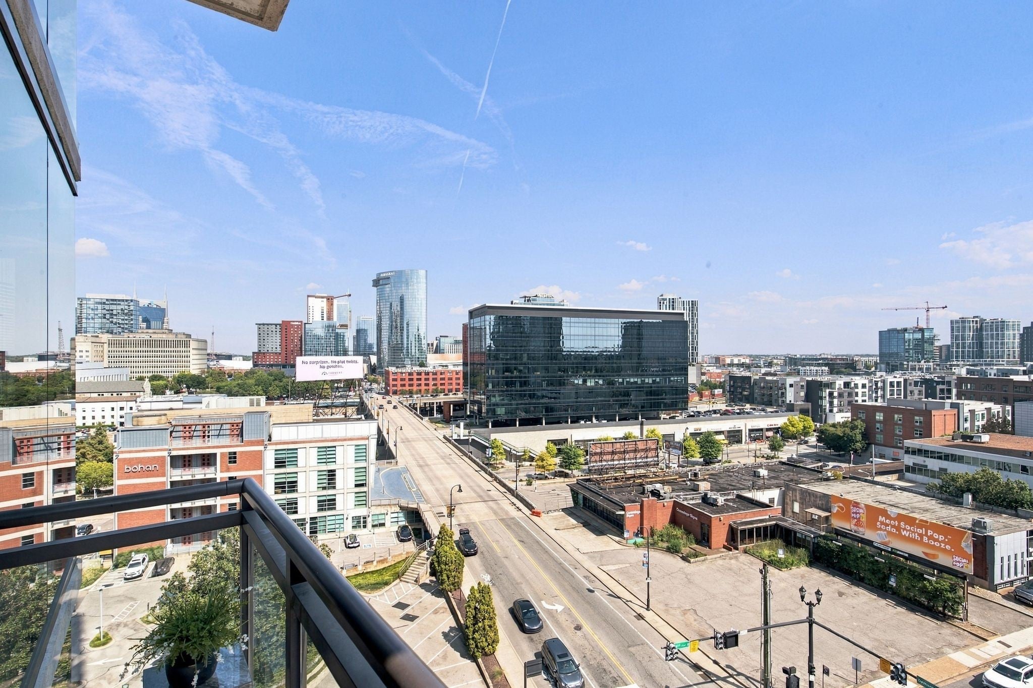 1212 Demonbreun St #715 Nashville, TN 37203