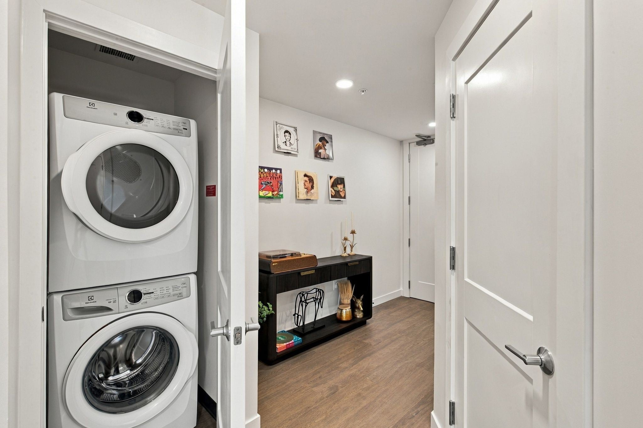 1212 Demonbreun St #715 Nashville, TN 37203