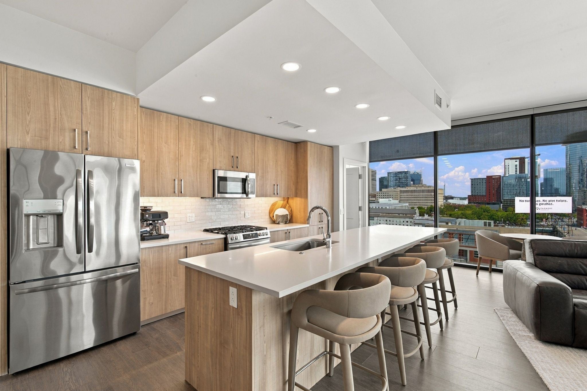 1212 Demonbreun St #715 Nashville, TN 37203