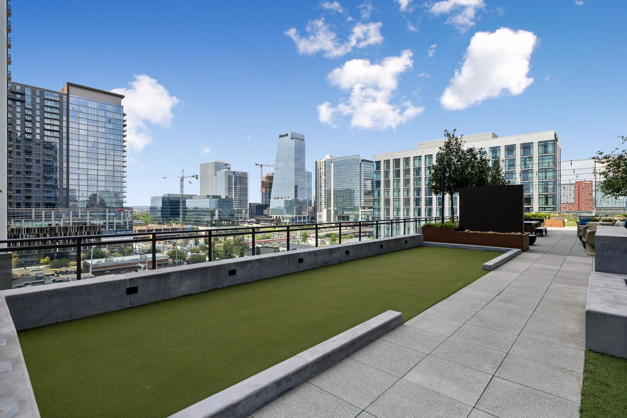1212 Demonbreun St #607 Nashville, TN 37203
