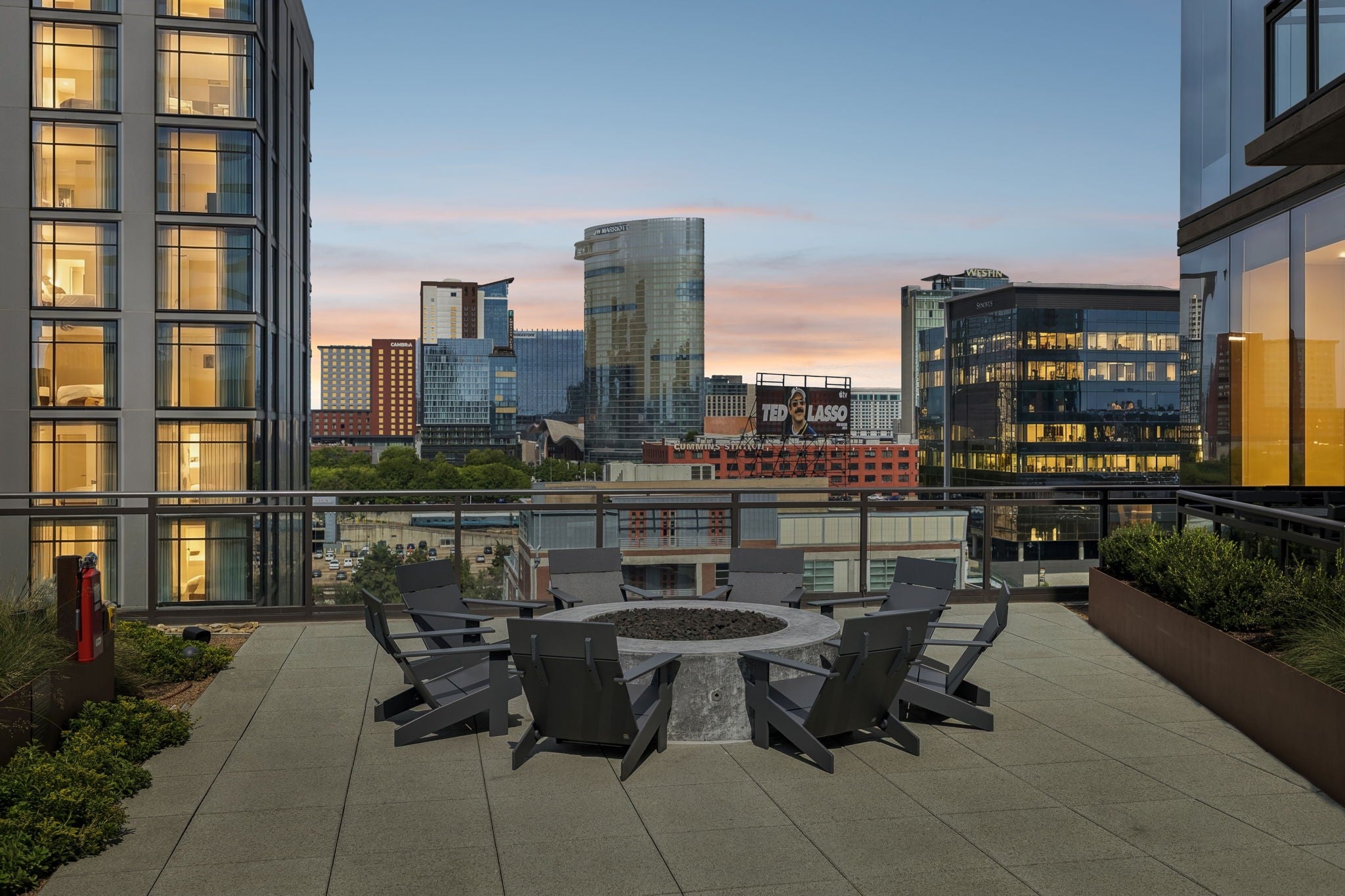 1212 Demonbreun St #607 Nashville, TN 37203