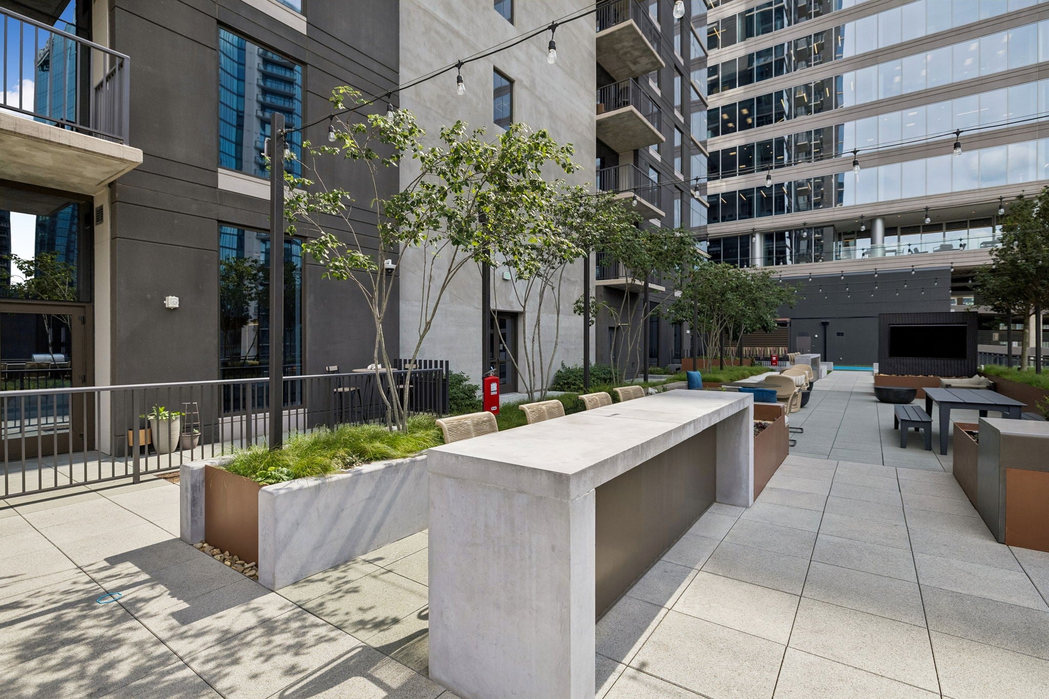 1212 Demonbreun St #607 Nashville, TN 37203