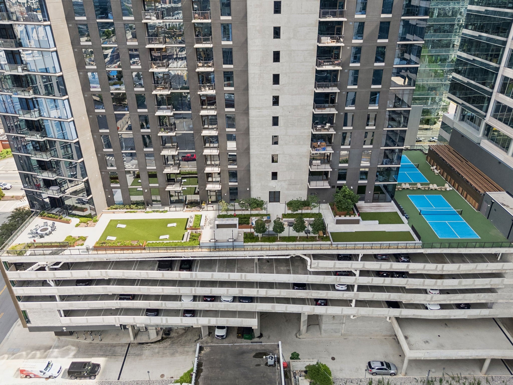 1212 Demonbreun St #607 Nashville, TN 37203