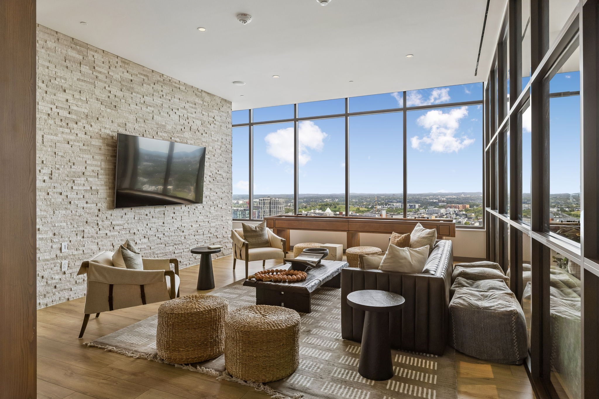 1212 Demonbreun St #607 Nashville, TN 37203
