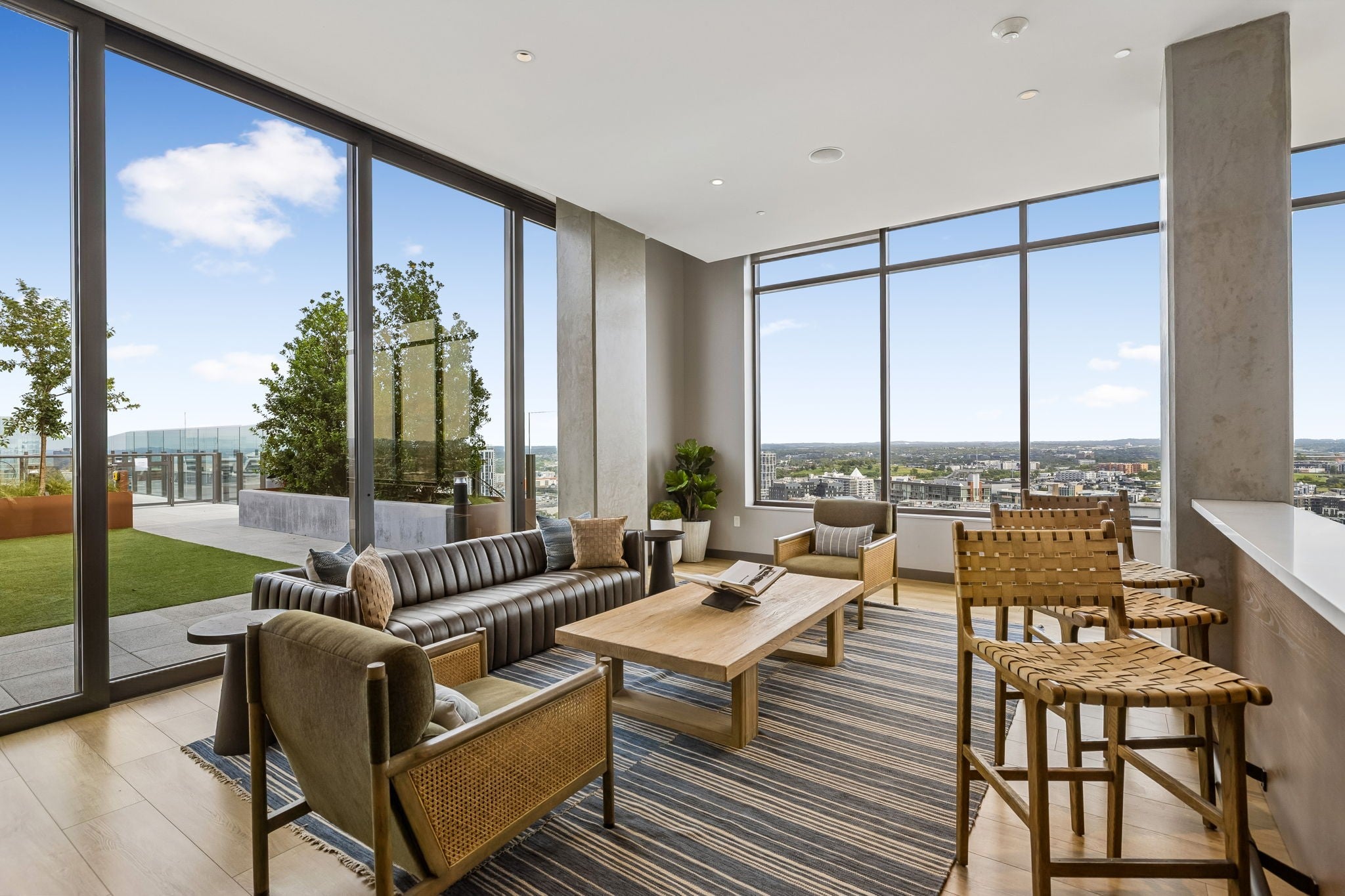 1212 Demonbreun St #607 Nashville, TN 37203