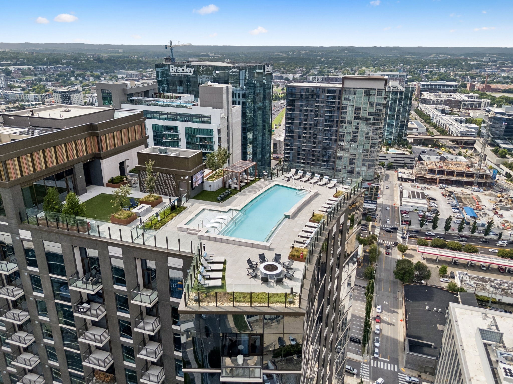 1212 Demonbreun St #607 Nashville, TN 37203