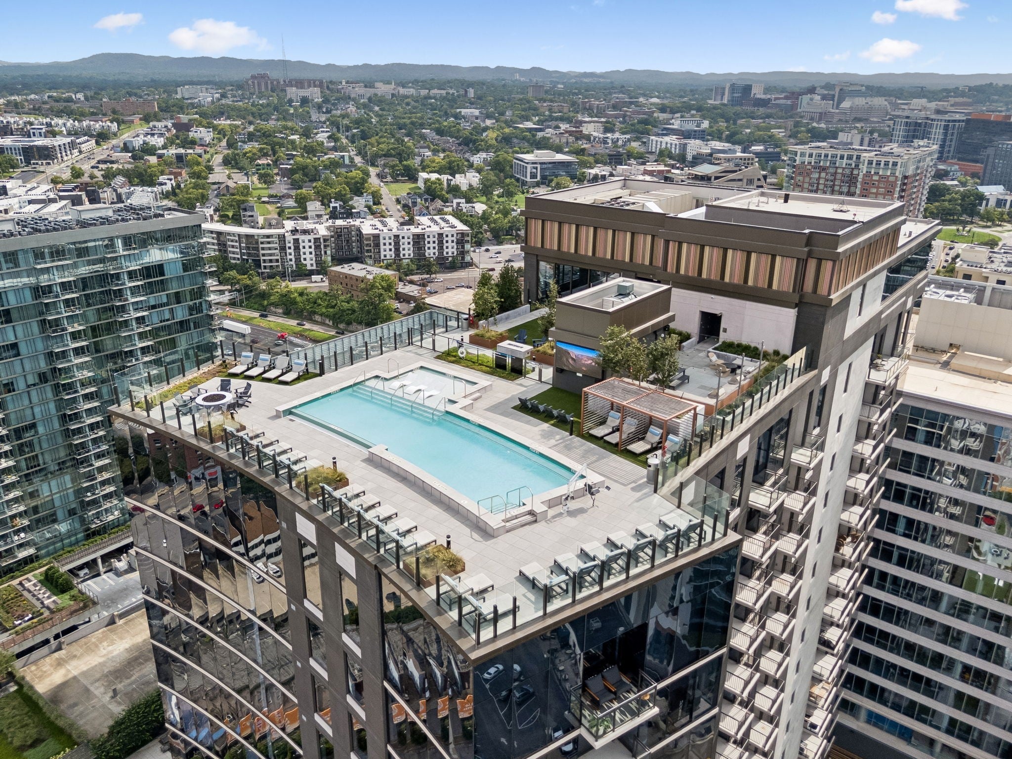 1212 Demonbreun St #607 Nashville, TN 37203