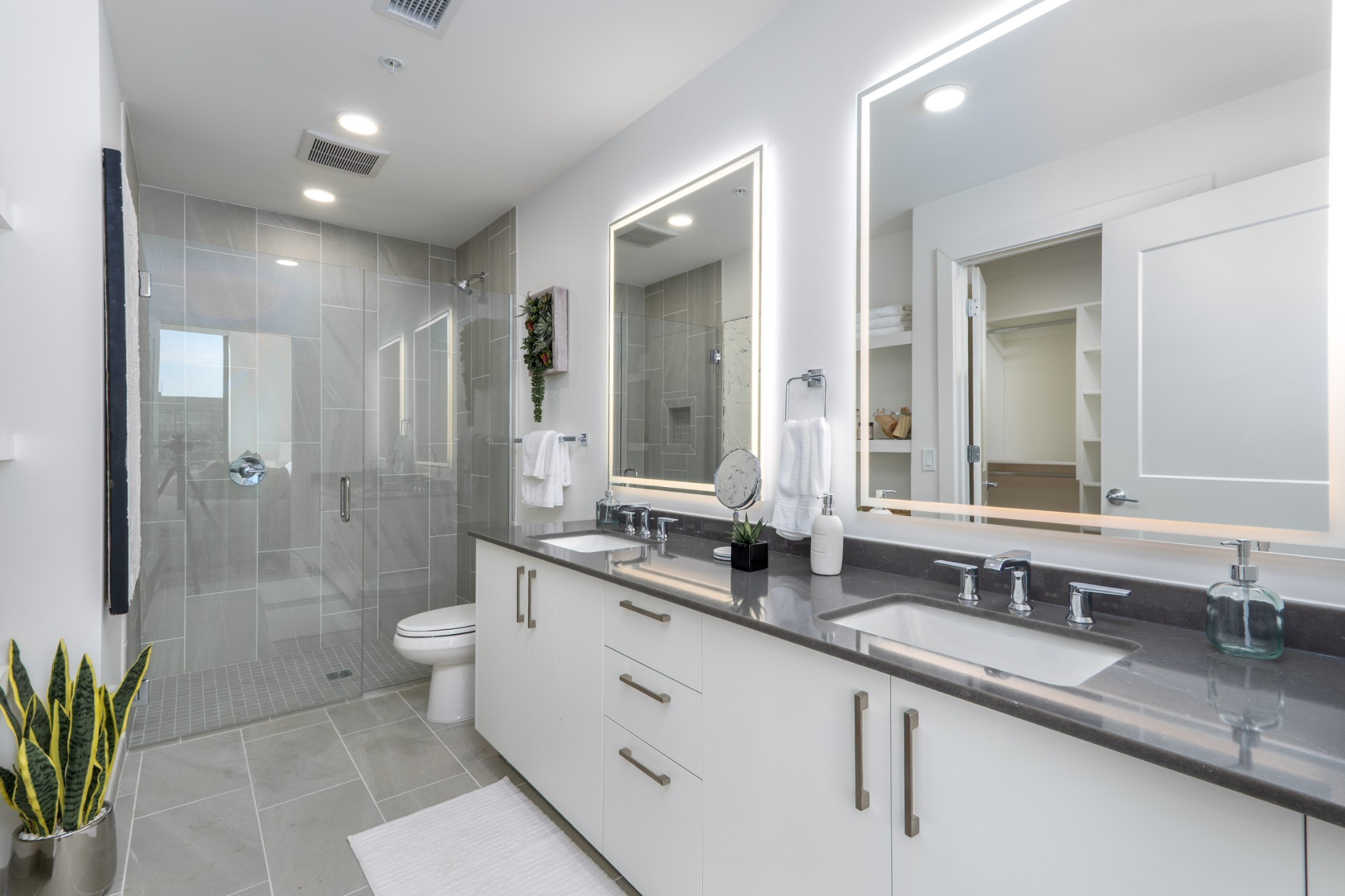 1212 Demonbreun St #B2 (F) Nashville, TN 37203