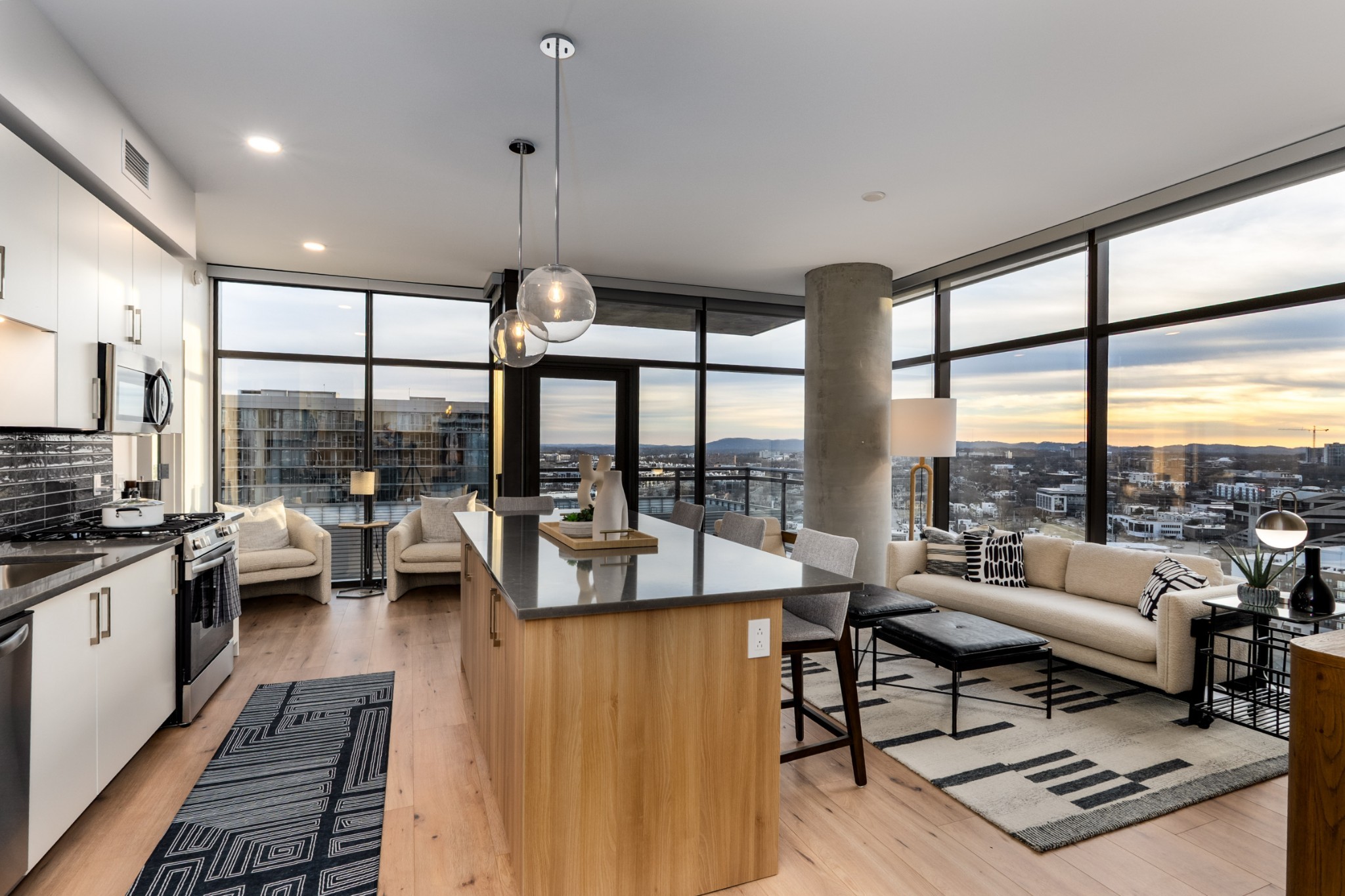 1212 Demonbreun St #B2 (F) Nashville, TN 37203