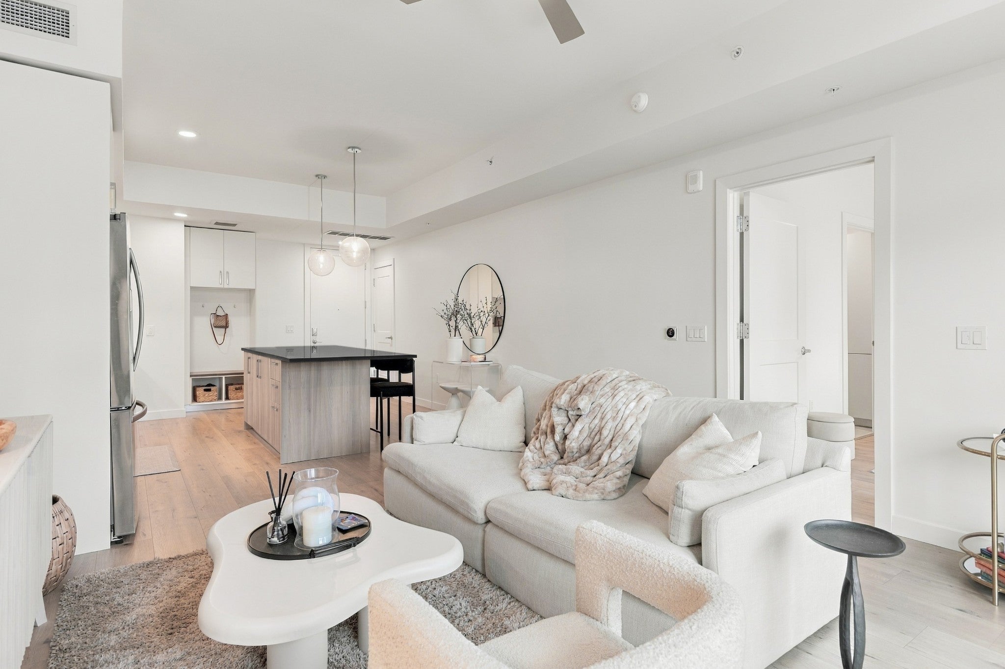1212 Demonbreun St #807 Nashville, TN 37203