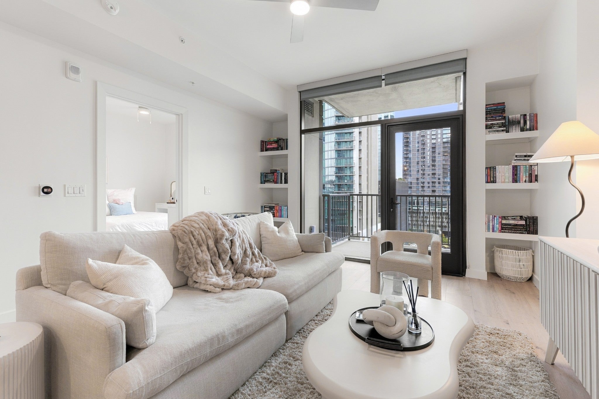 1212 Demonbreun St #807 Nashville, TN 37203