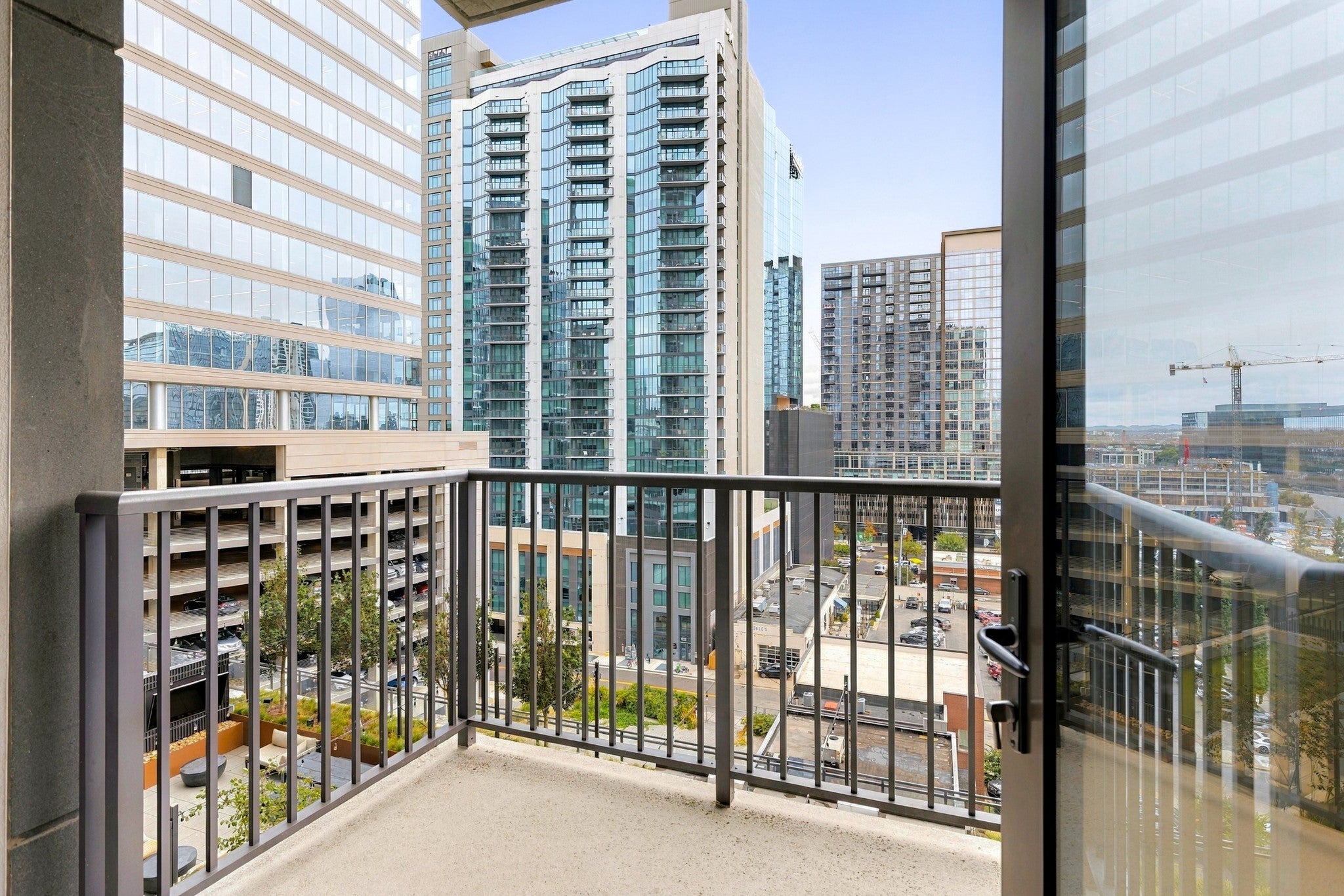 1212 Demonbreun St #807 Nashville, TN 37203