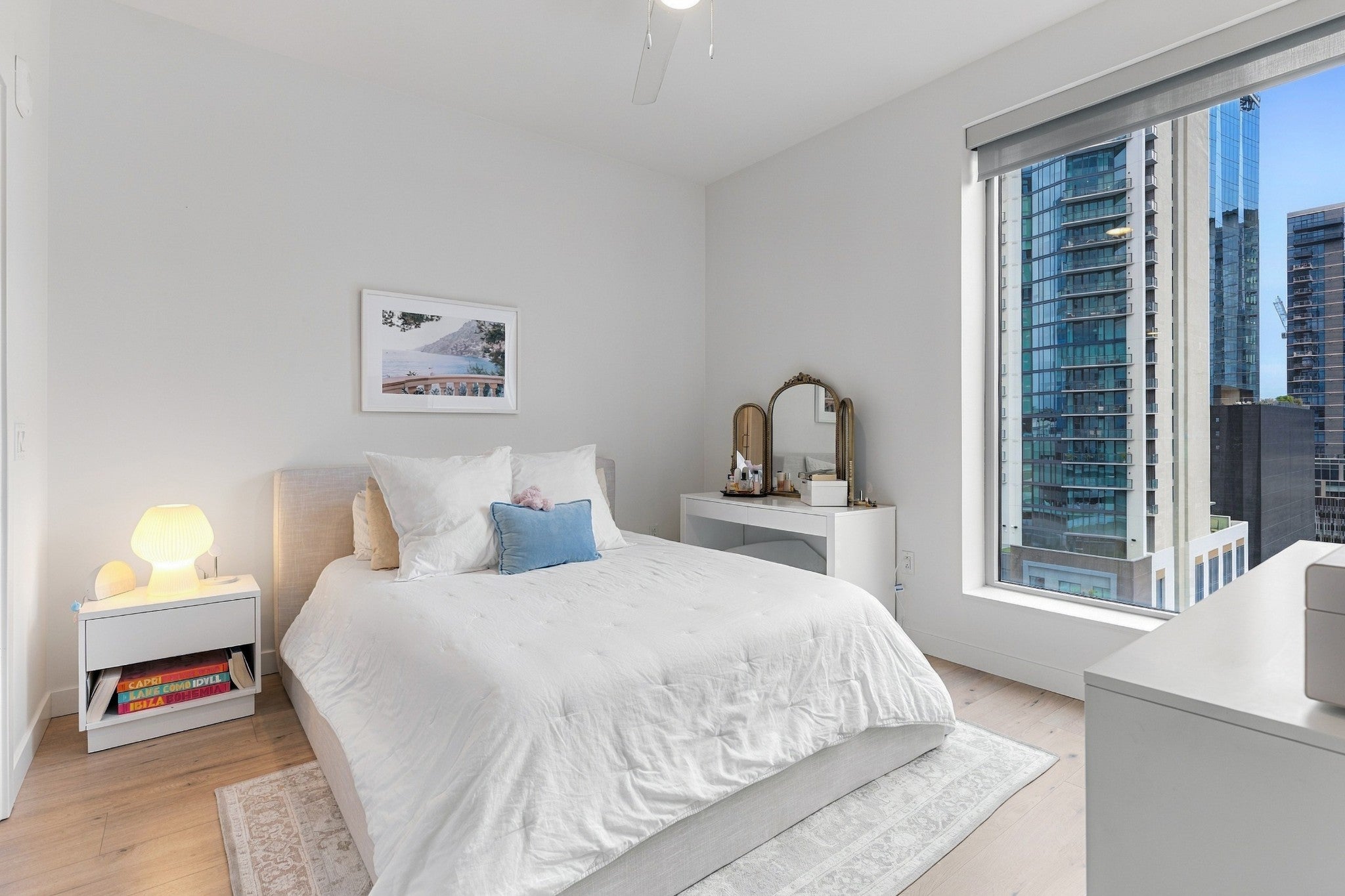 1212 Demonbreun St #807 Nashville, TN 37203