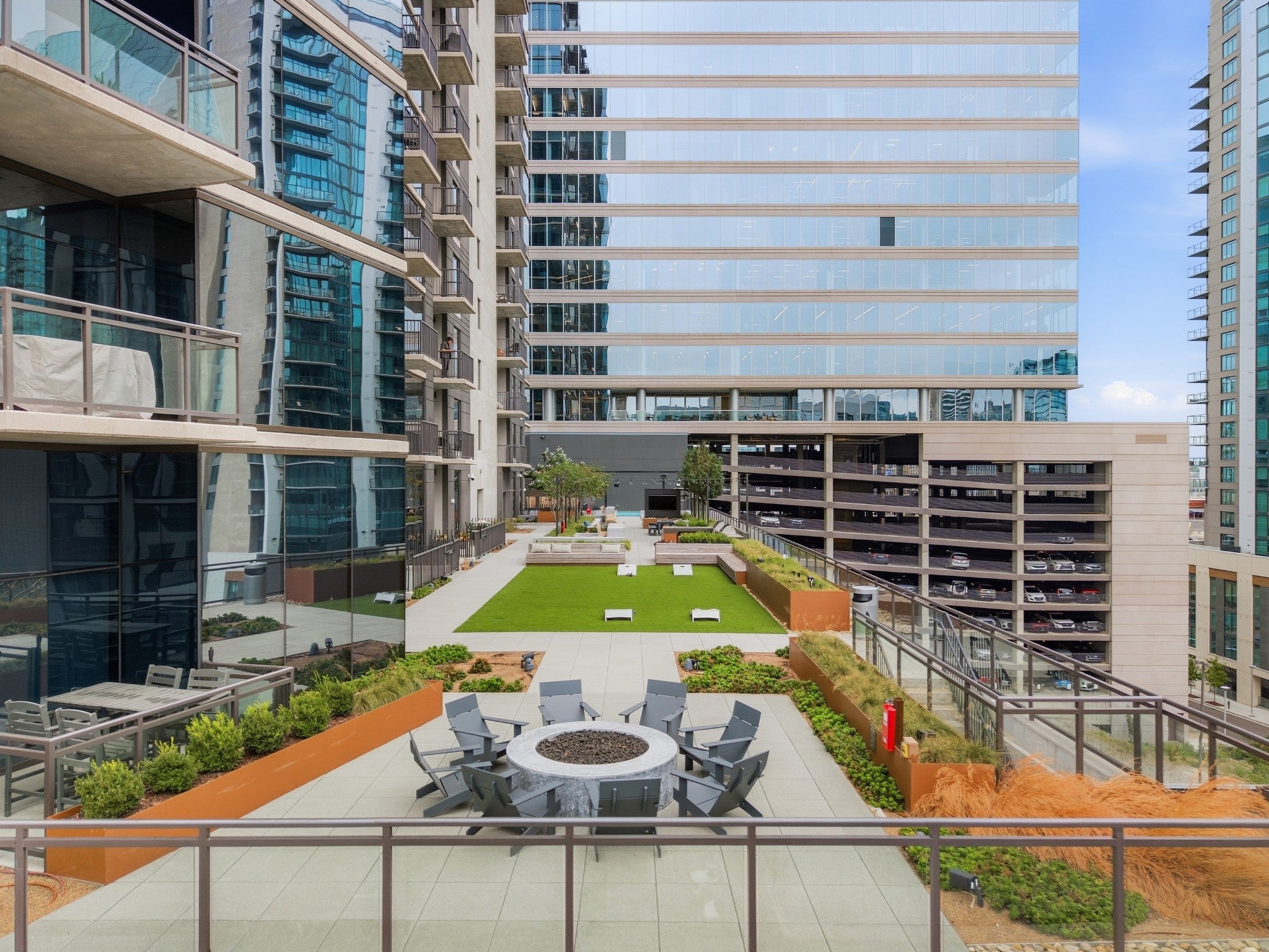 1212 Demonbreun St #807 Nashville, TN 37203