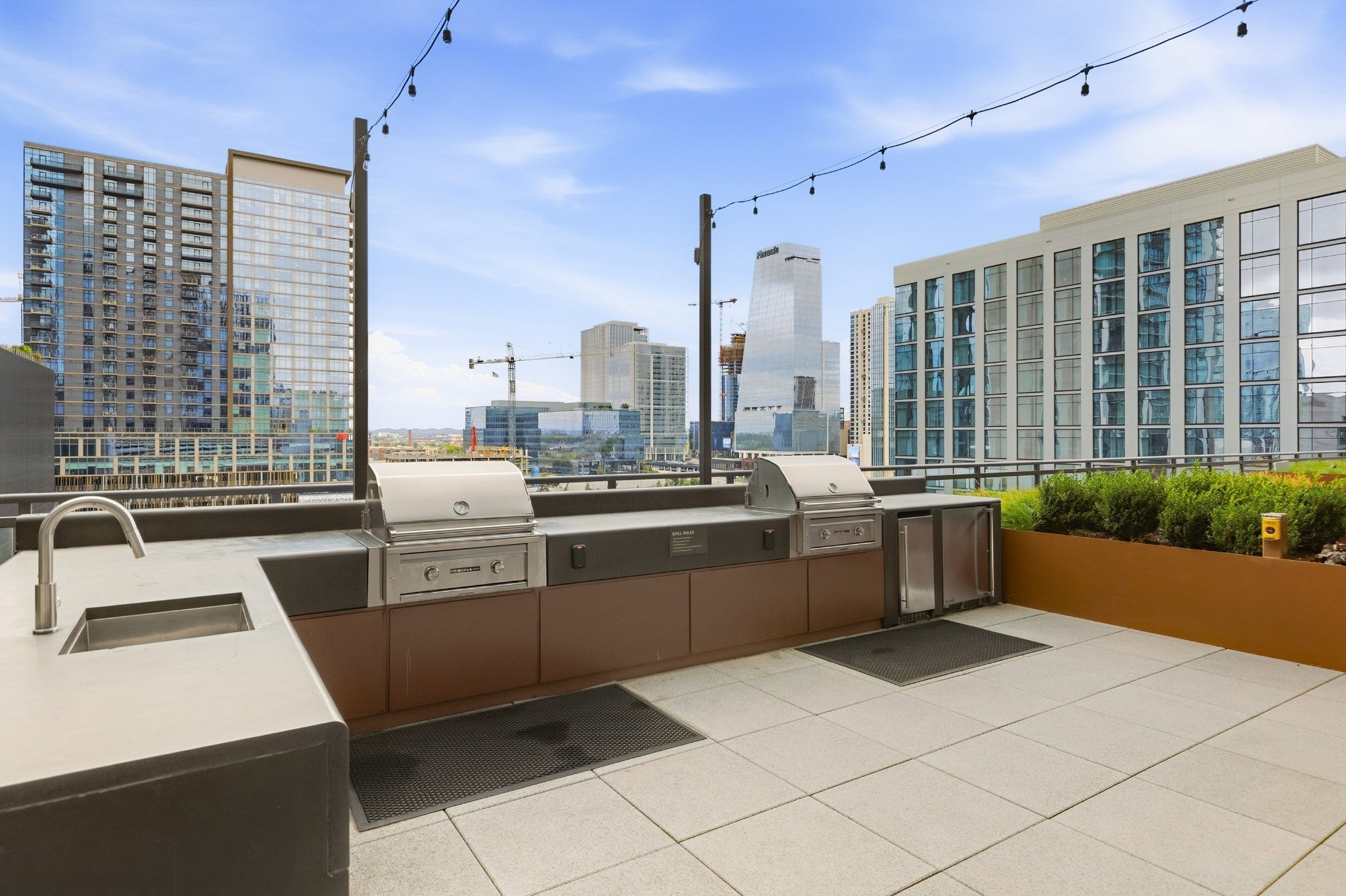 1212 Demonbreun St #807 Nashville, TN 37203