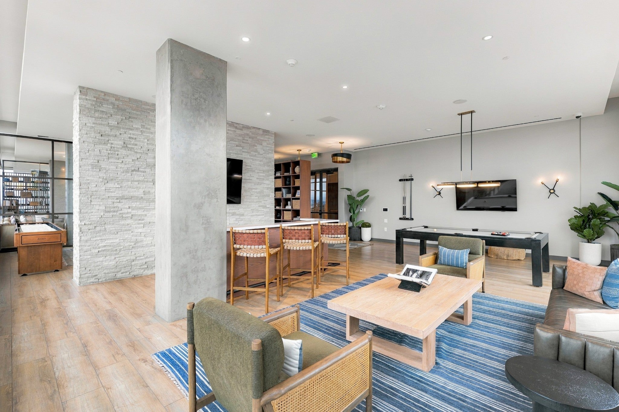 1212 Demonbreun St #807 Nashville, TN 37203