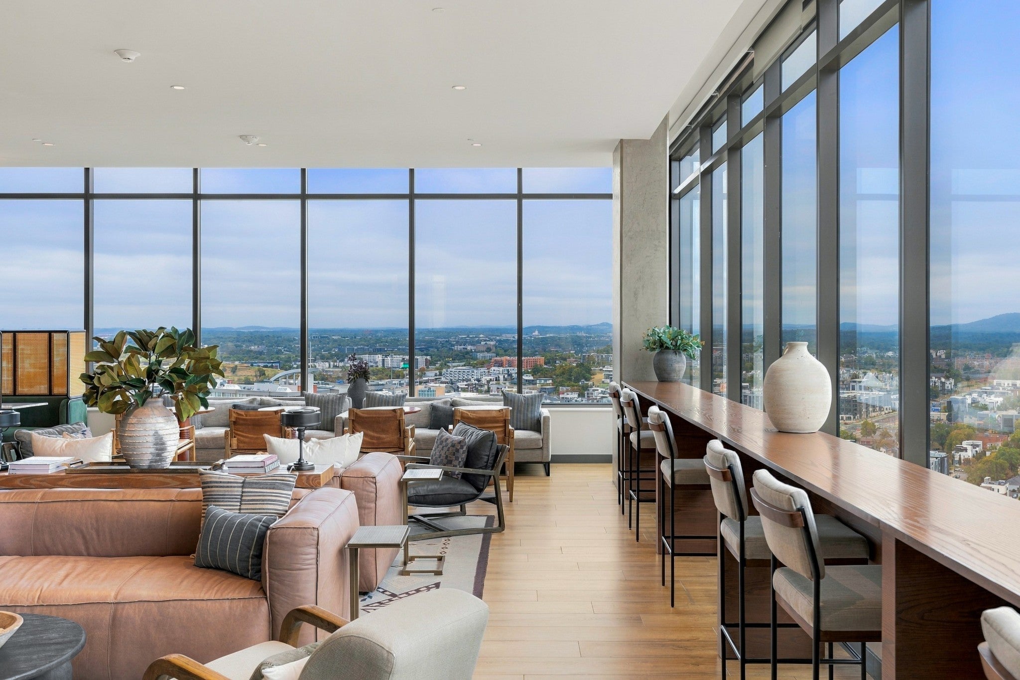 1212 Demonbreun St #807 Nashville, TN 37203