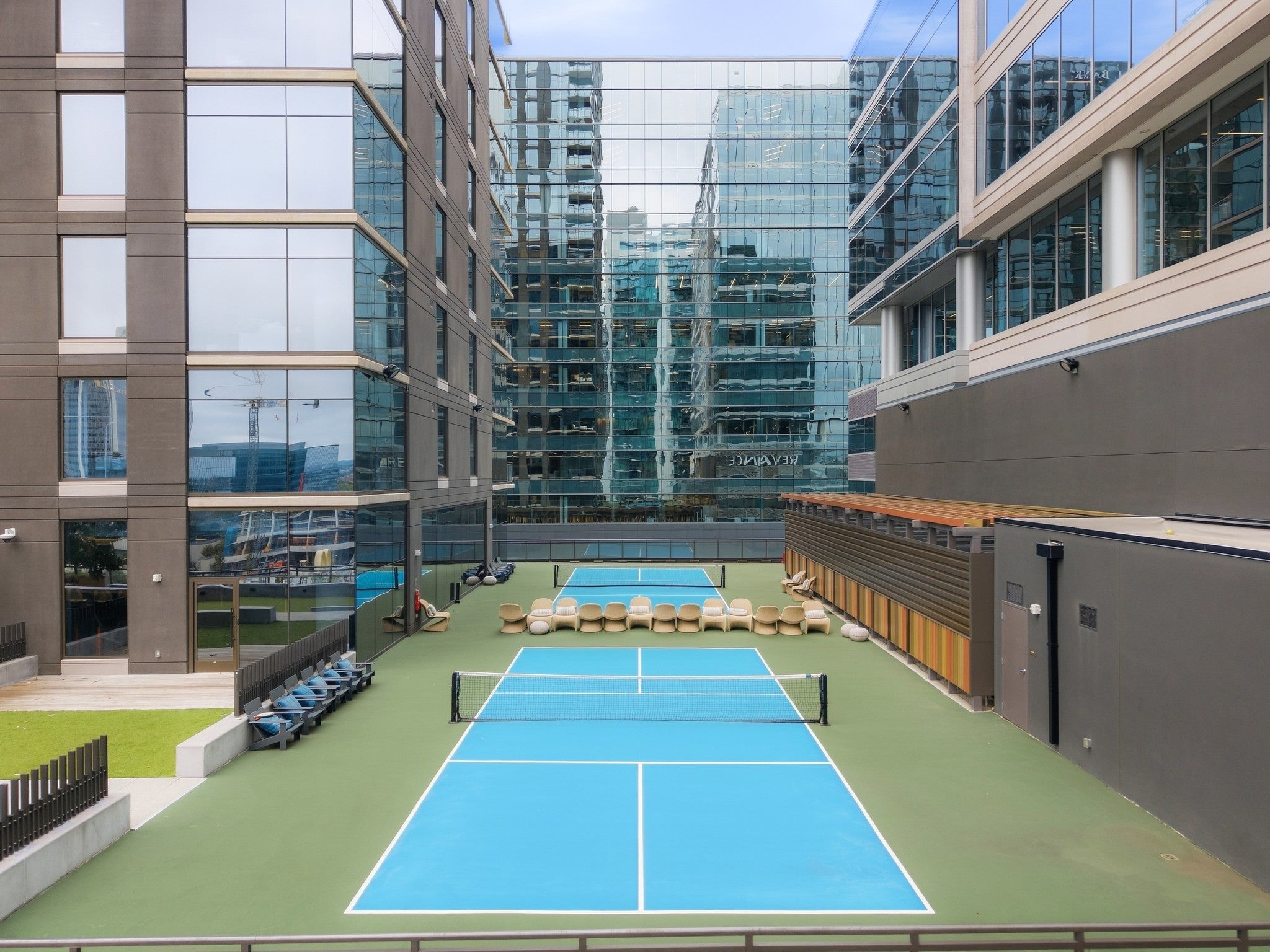 1212 Demonbreun St #807 Nashville, TN 37203