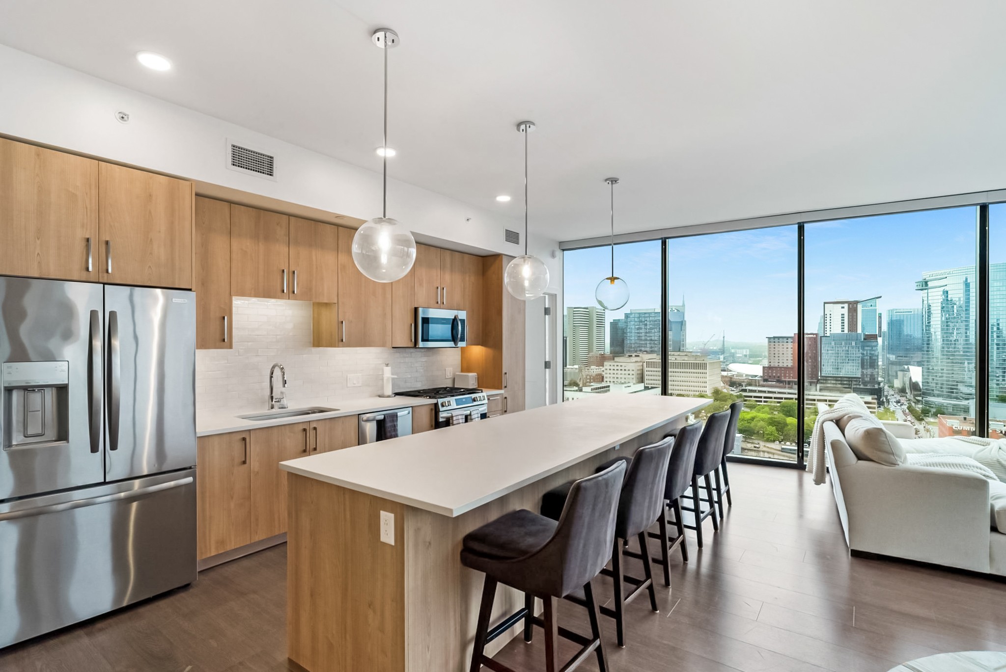 1212 Demonbreun St #1815 Nashville, TN 37203