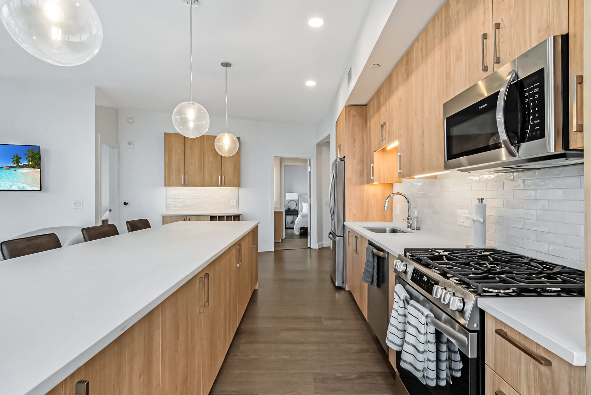 1212 Demonbreun St #1815 Nashville, TN 37203