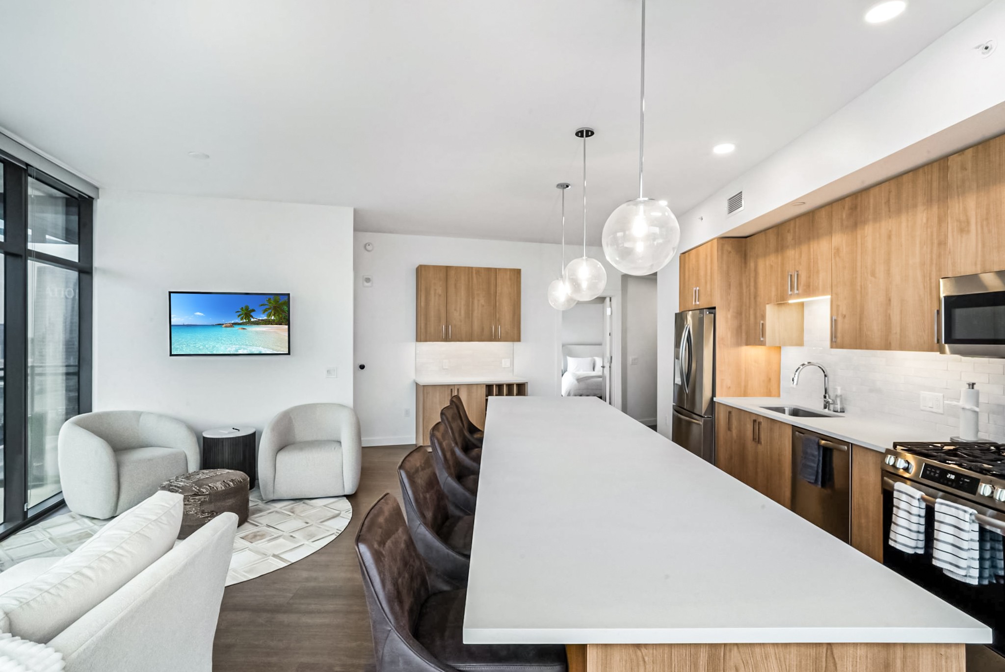 1212 Demonbreun St #1815 Nashville, TN 37203