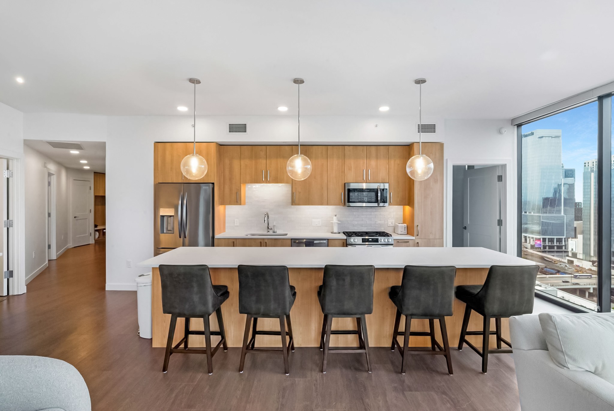 1212 Demonbreun St #1815 Nashville, TN 37203