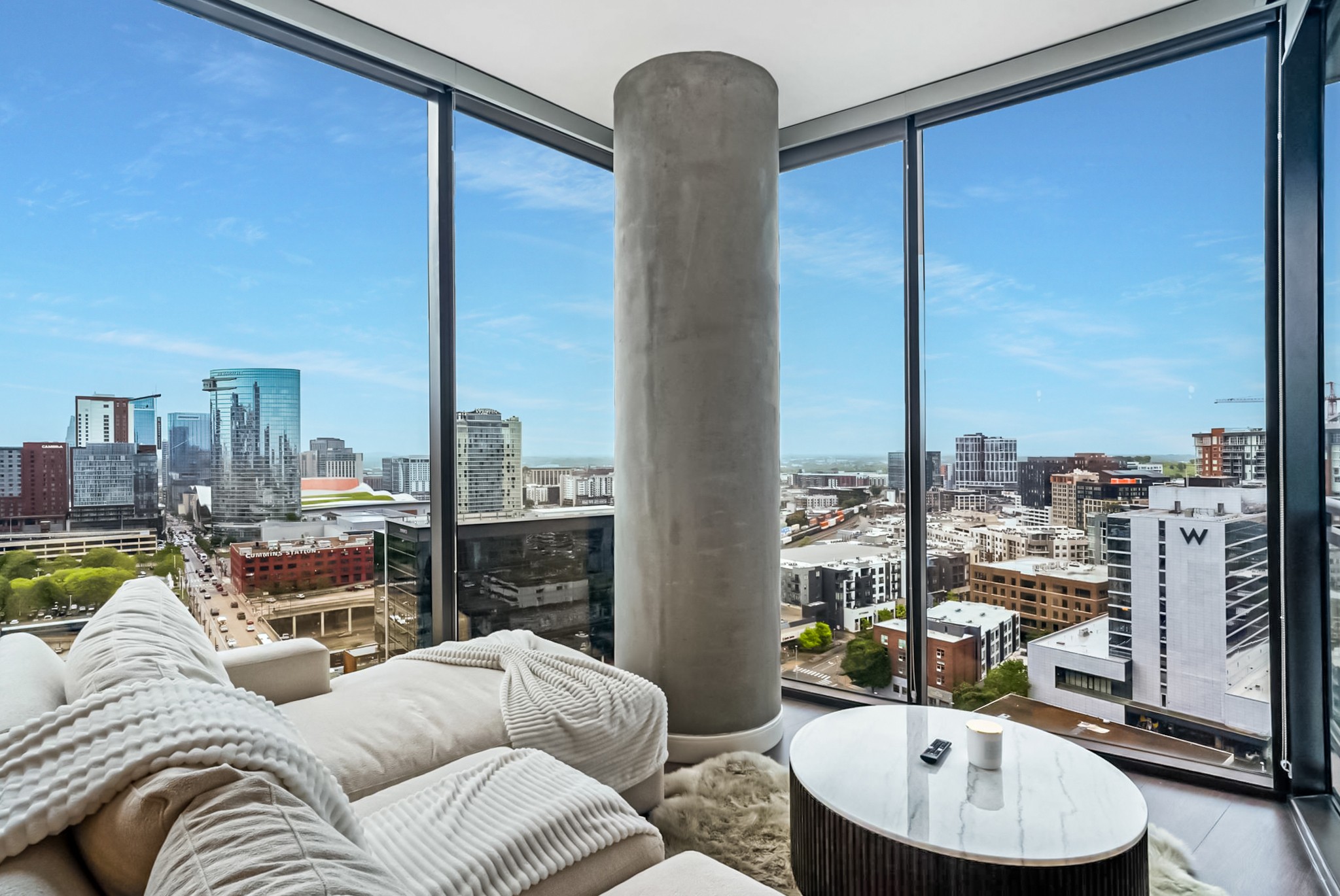 1212 Demonbreun St #1815 Nashville, TN 37203