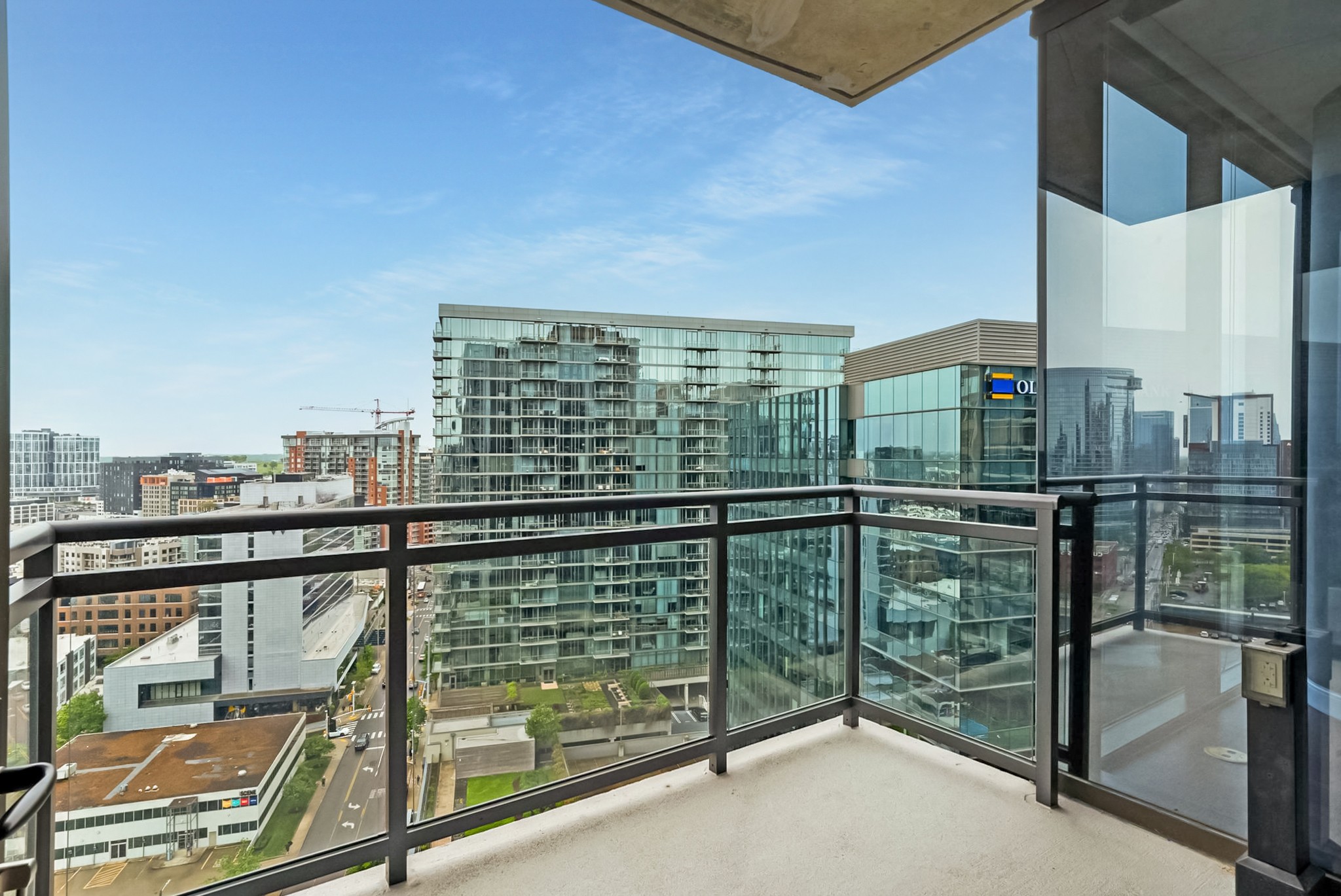 1212 Demonbreun St #1815 Nashville, TN 37203