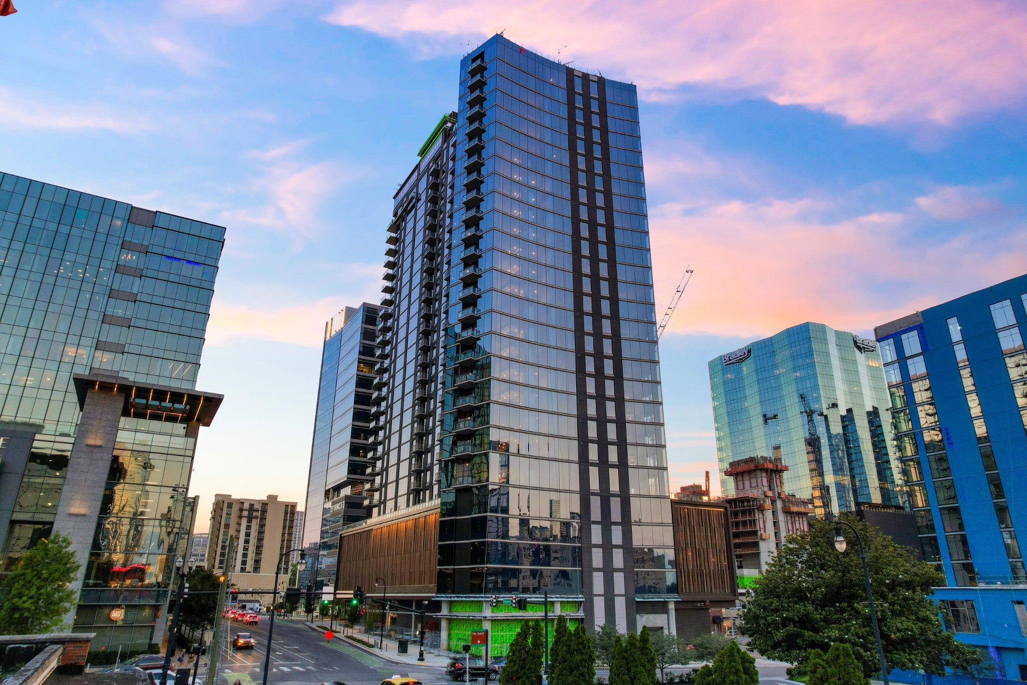 1212 Demonbreun St #2404 Nashville, TN 37203