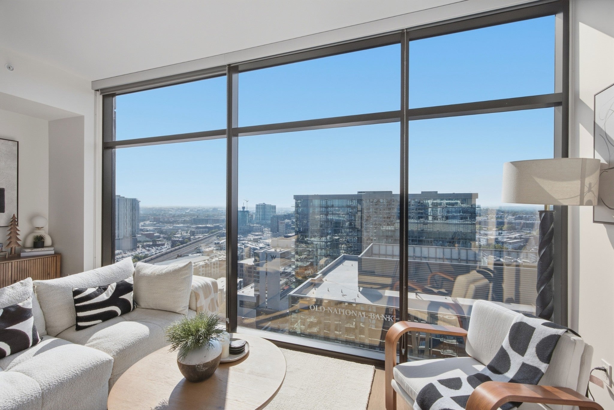 1212 Demonbreun St #2404 Nashville, TN 37203
