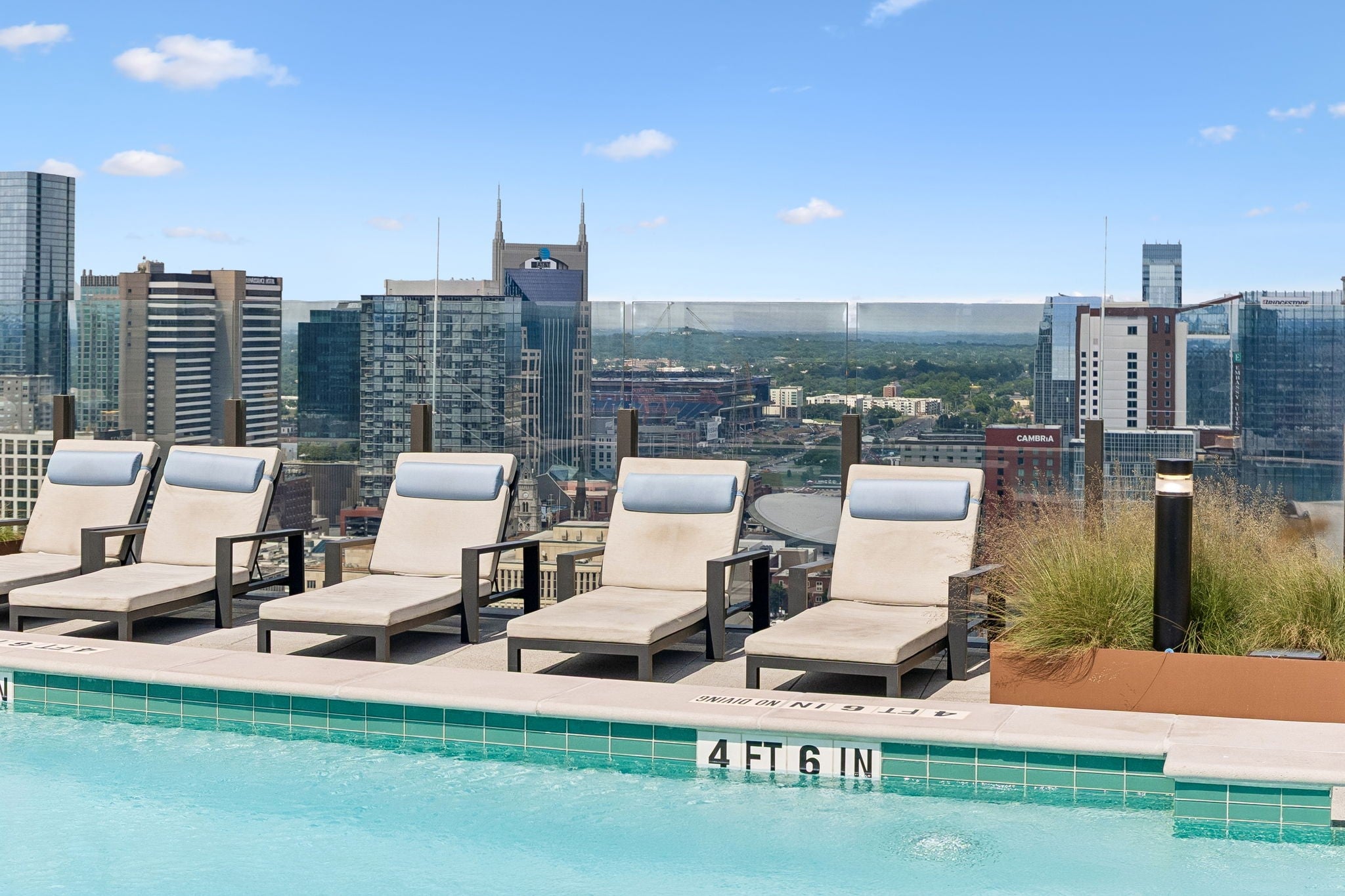 1212 Demonbreun St #815 Nashville, TN 37203