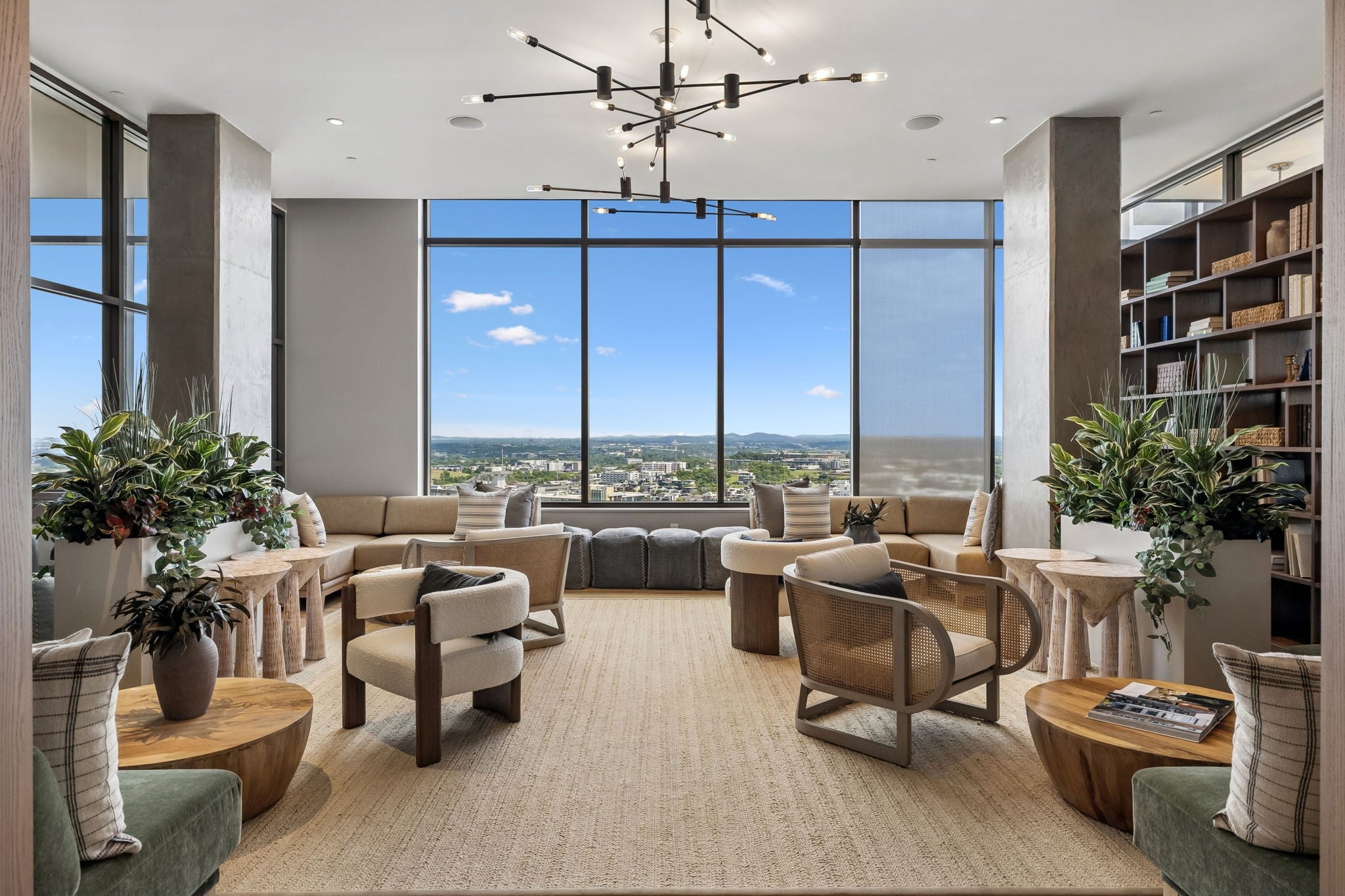 1212 Demonbreun St #815 Nashville, TN 37203