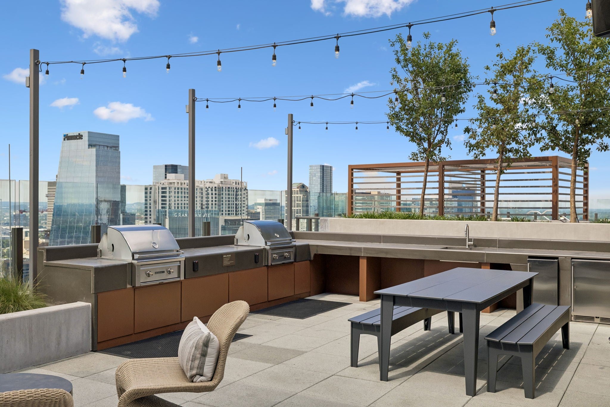 1212 Demonbreun St #815 Nashville, TN 37203