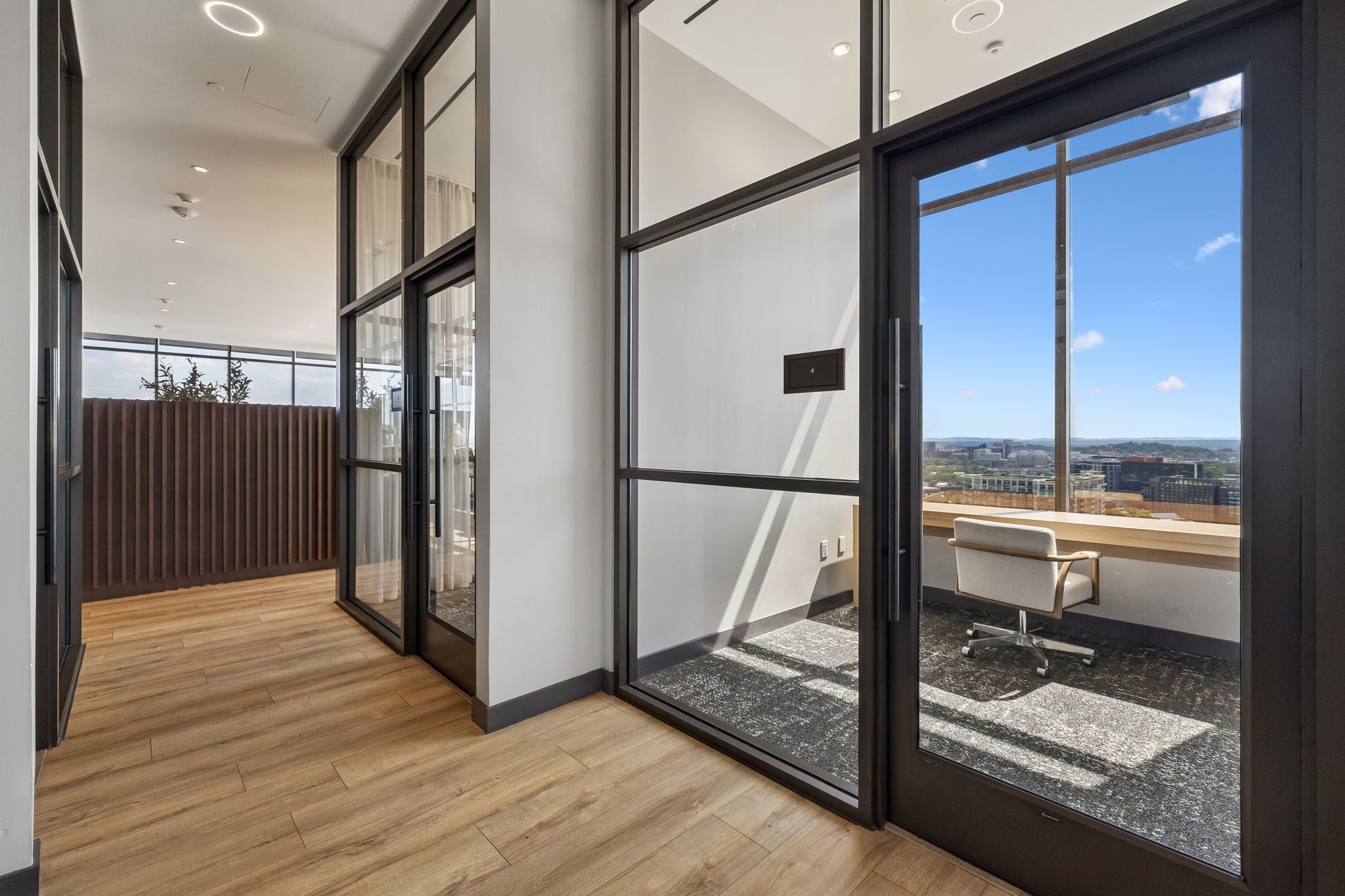 1212 Demonbreun St #815 Nashville, TN 37203
