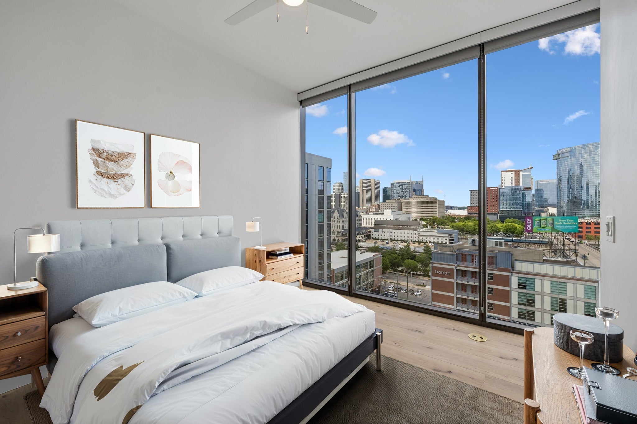 1212 Demonbreun St #815 Nashville, TN 37203