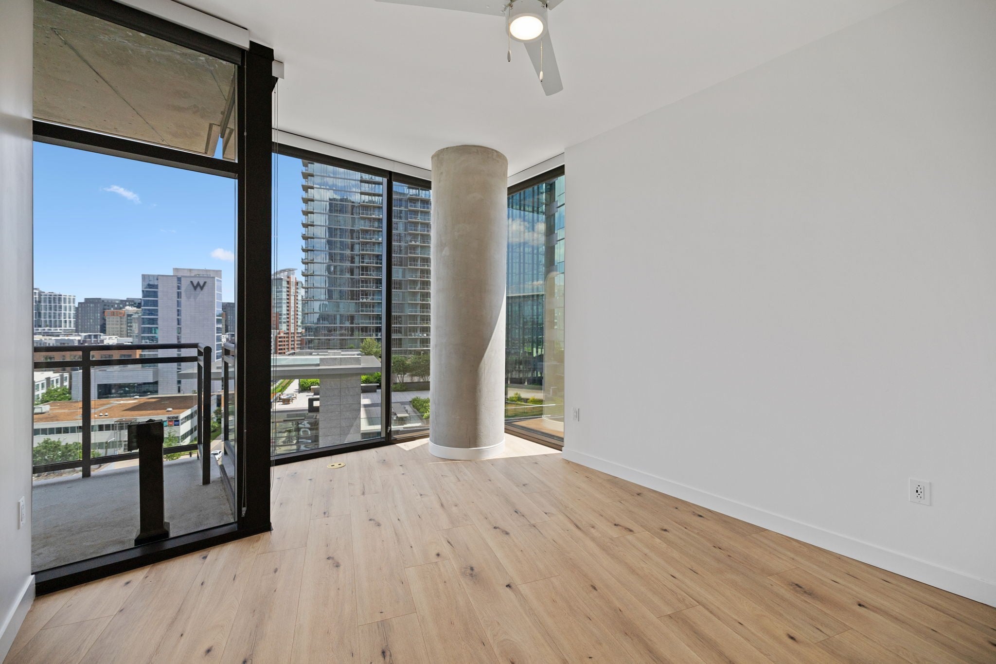 1212 Demonbreun St #815 Nashville, TN 37203