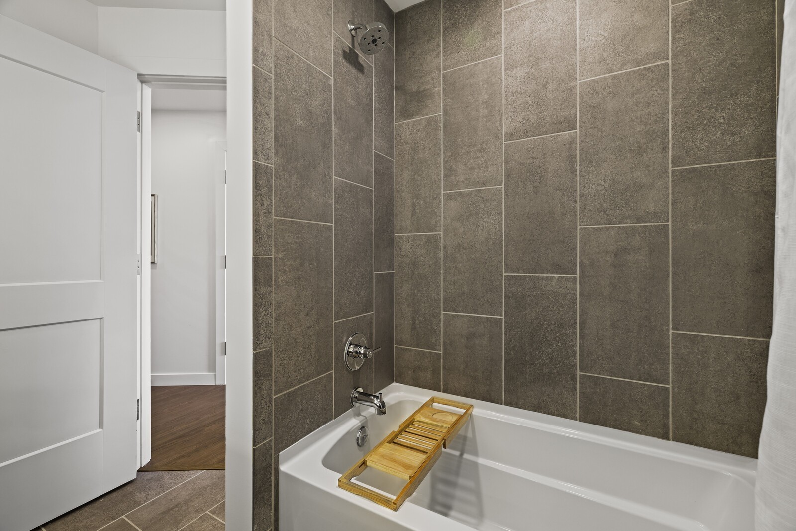 1212 Demonbreun St #1802 Nashville, TN 37203