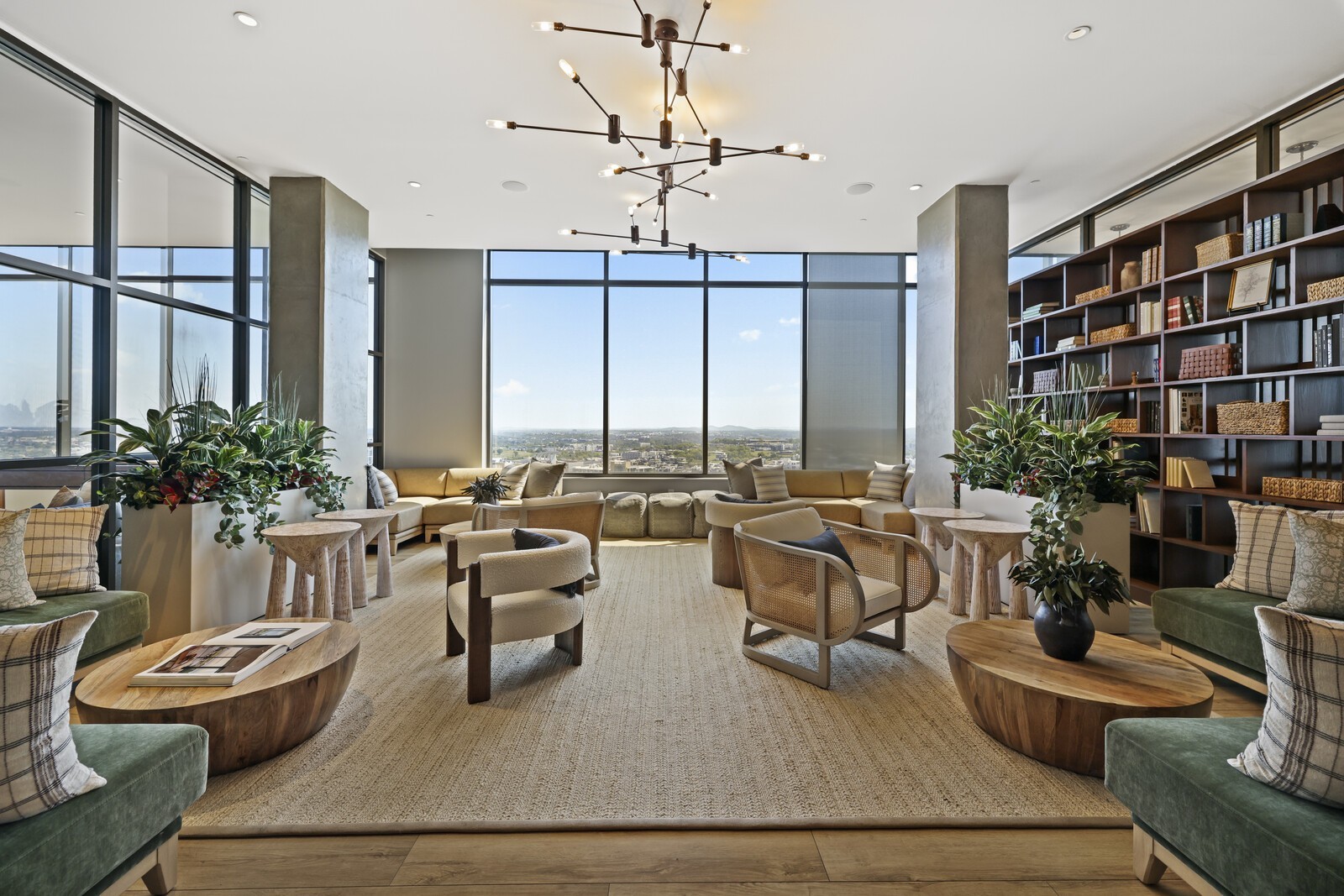 1212 Demonbreun St #1802 Nashville, TN 37203