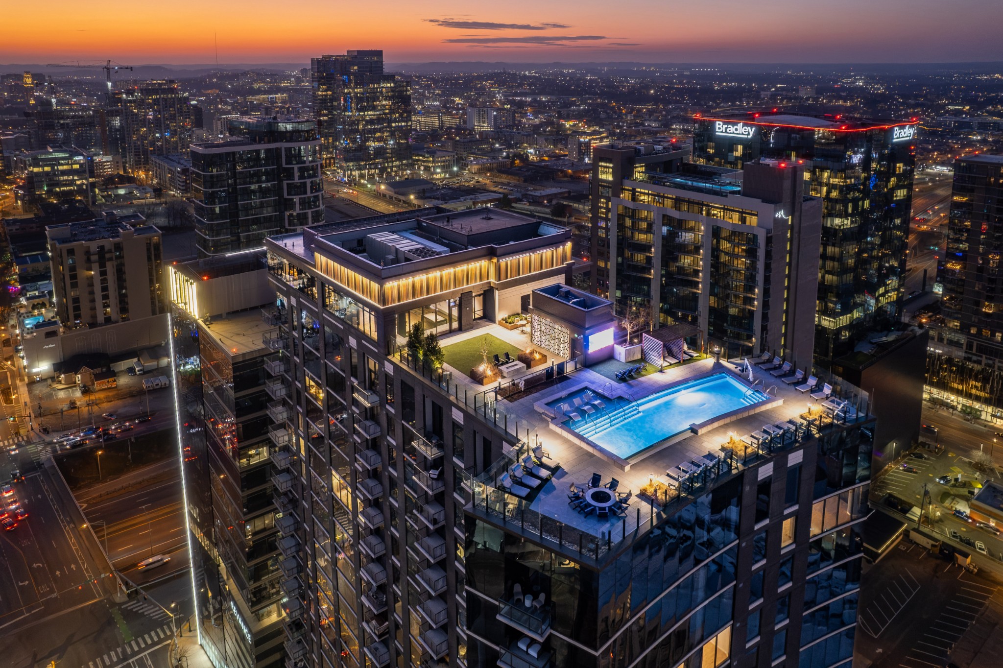 1212 Demonbreun St #1815 Nashville, TN 37203